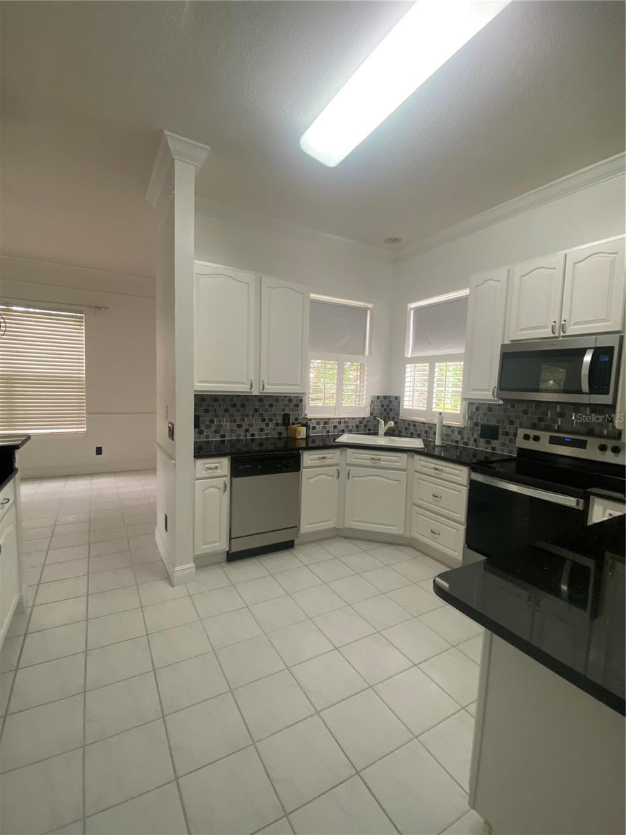 Image 5 of 20 For 7532 Bay Port Road 18