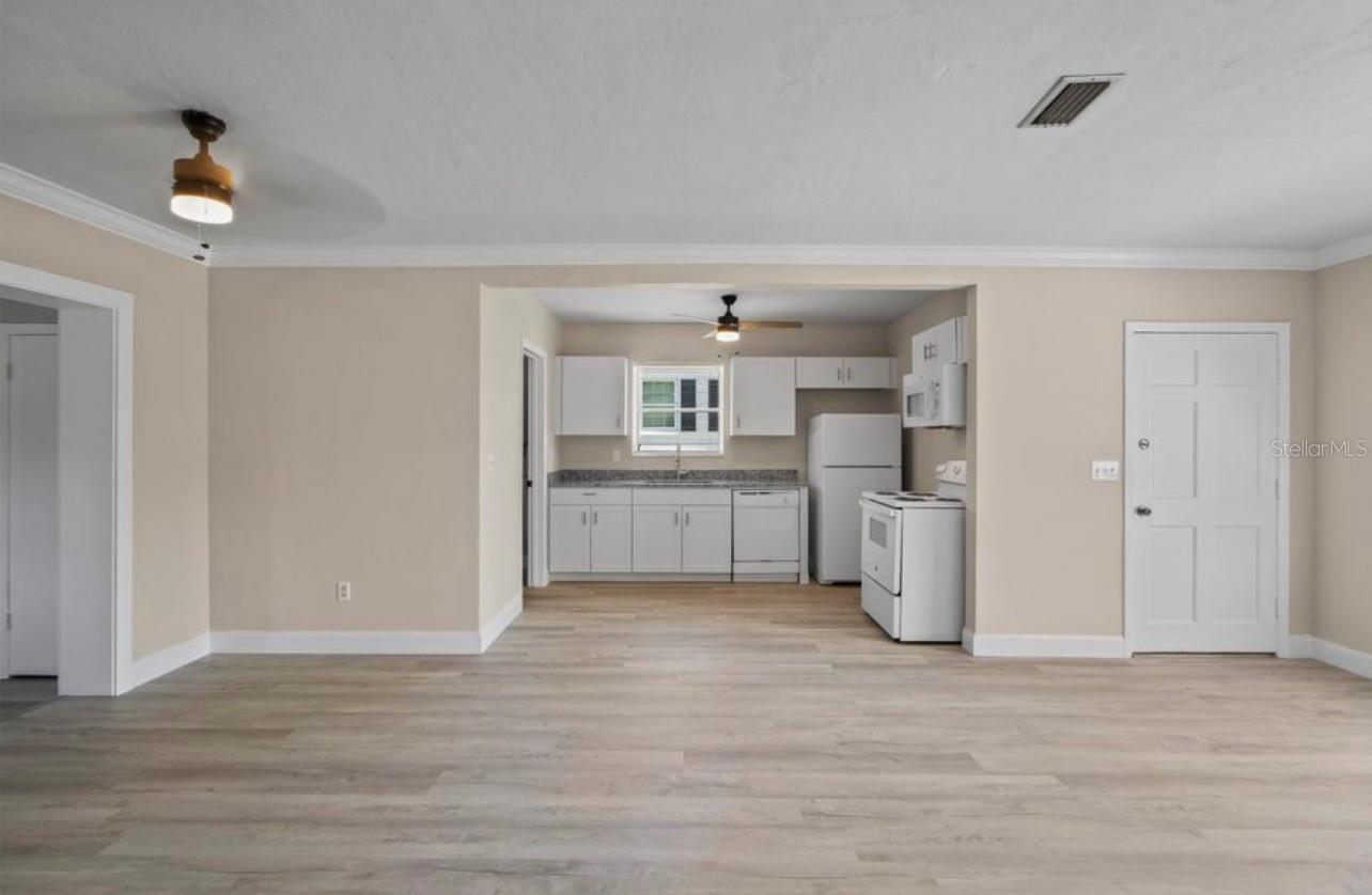 Image 10 of 29 For 2450 Cardena Avenue