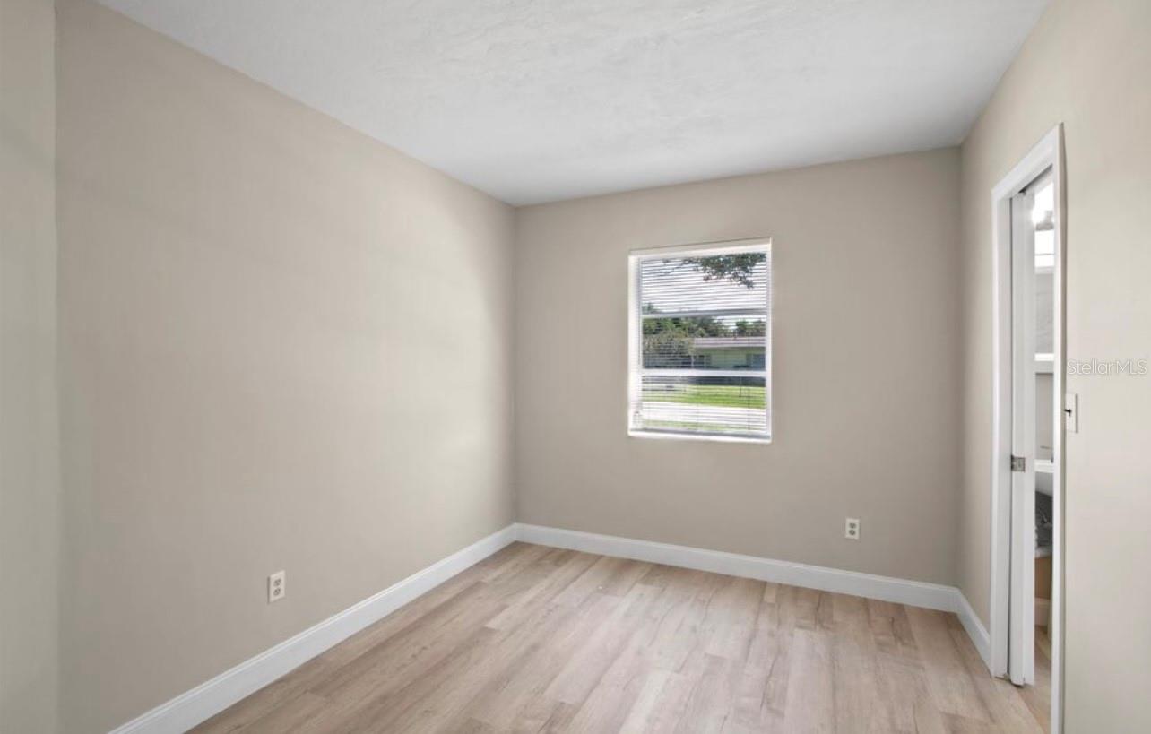 Image 12 of 29 For 2450 Cardena Avenue