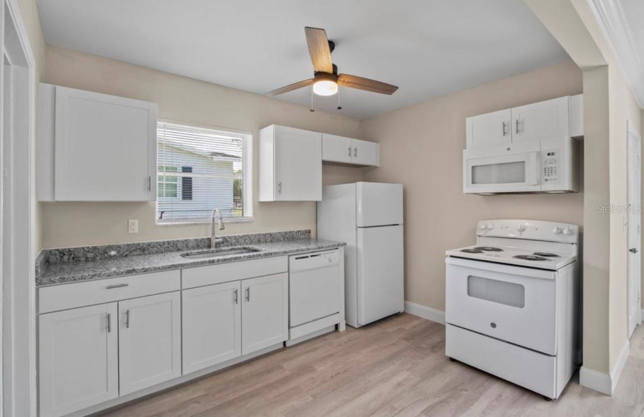 Image 7 of 29 For 2450 Cardena Avenue