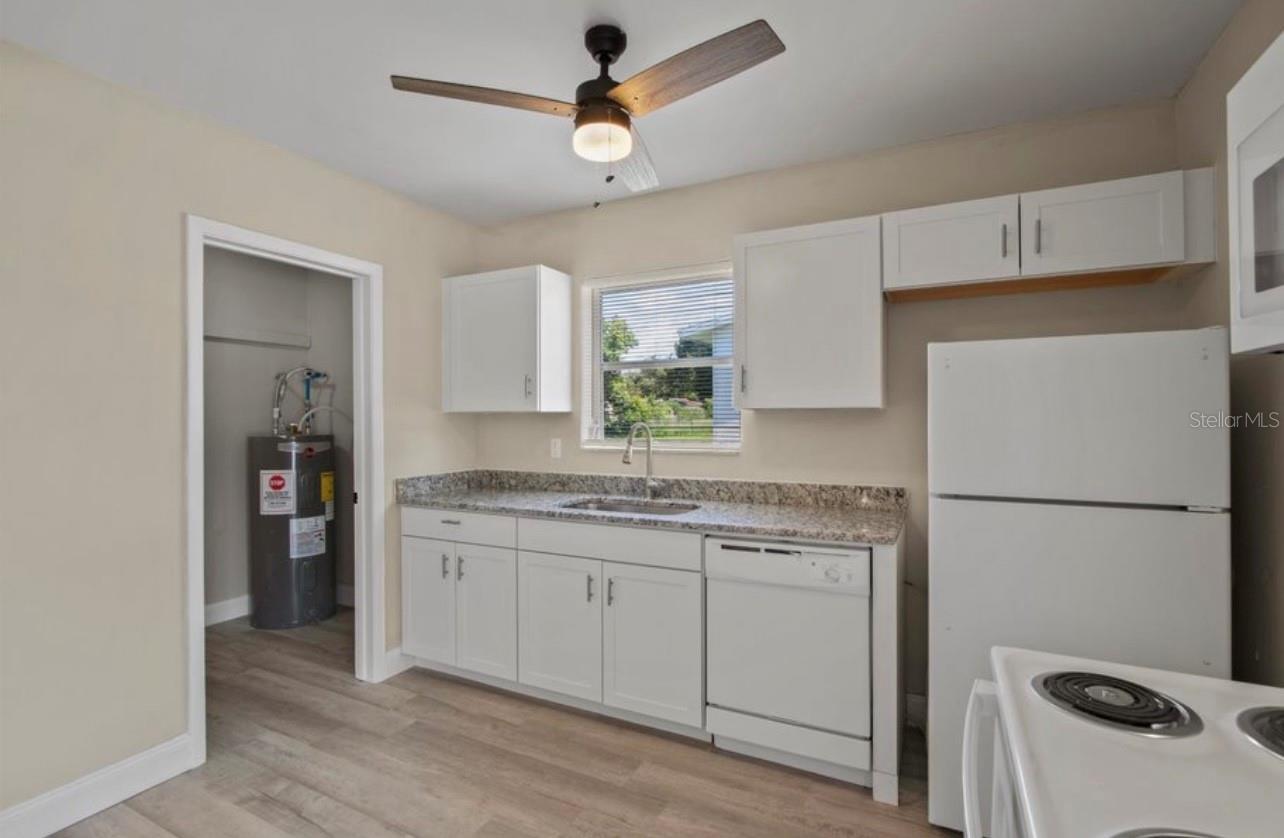 Image 8 of 29 For 2450 Cardena Avenue