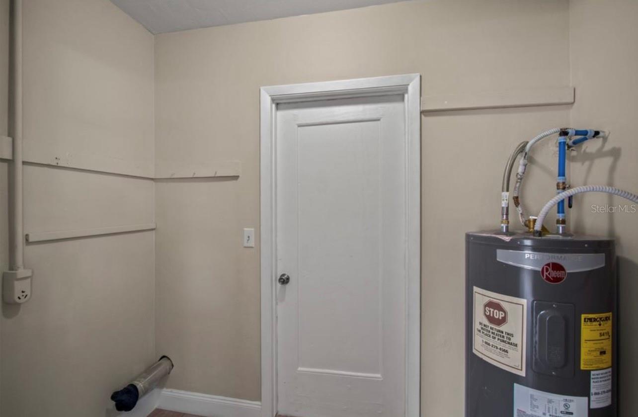 Image 9 of 29 For 2450 Cardena Avenue
