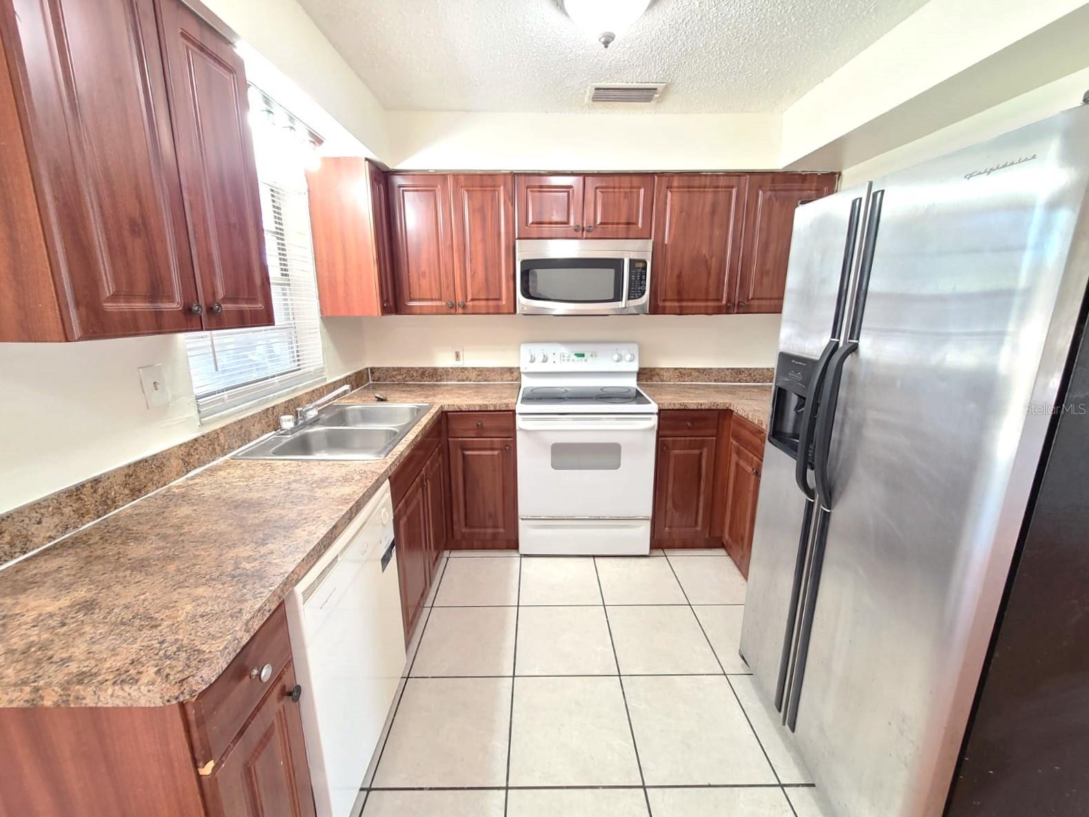 Image 3 of 14 For 2800 113th Avenue B204