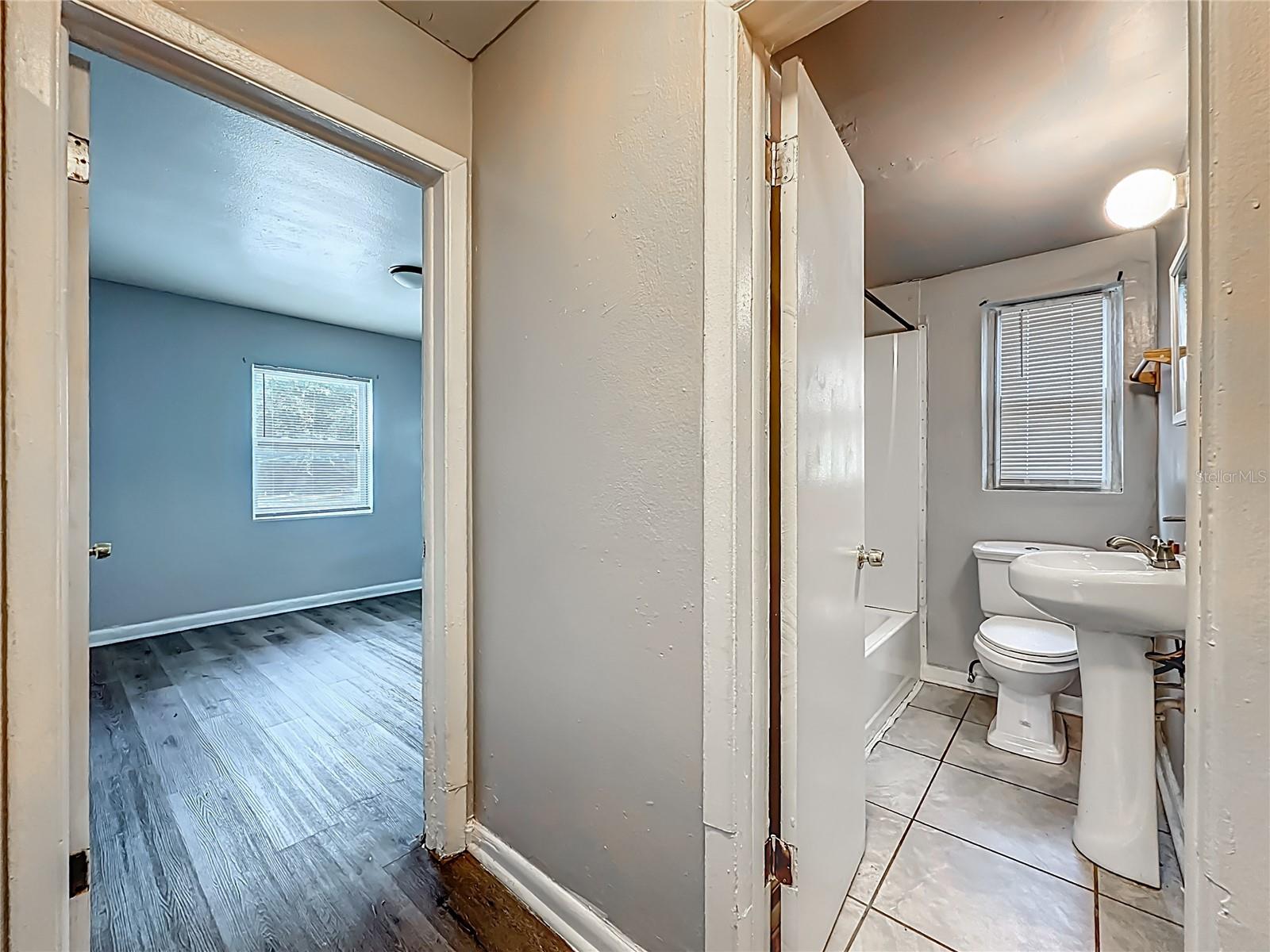 Image 11 of 22 For 1546 Ella Street