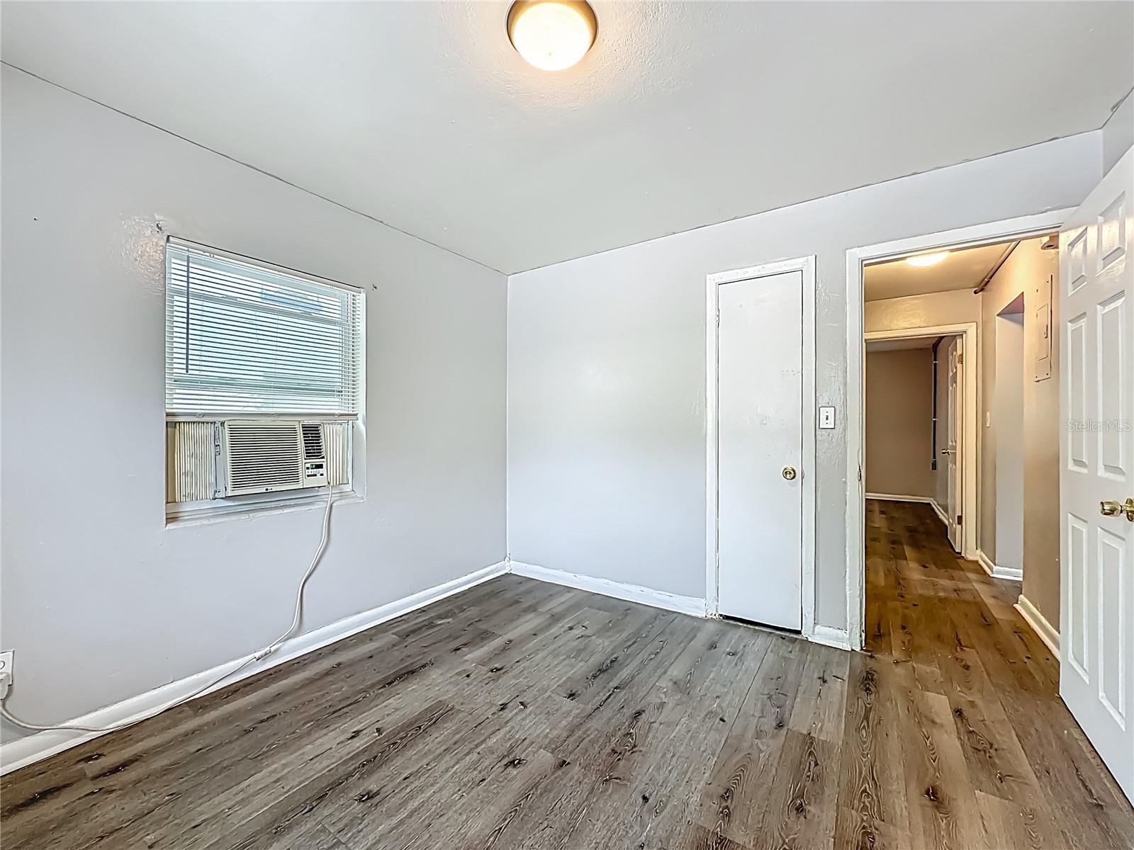 Image 19 of 22 For 1546 Ella Street
