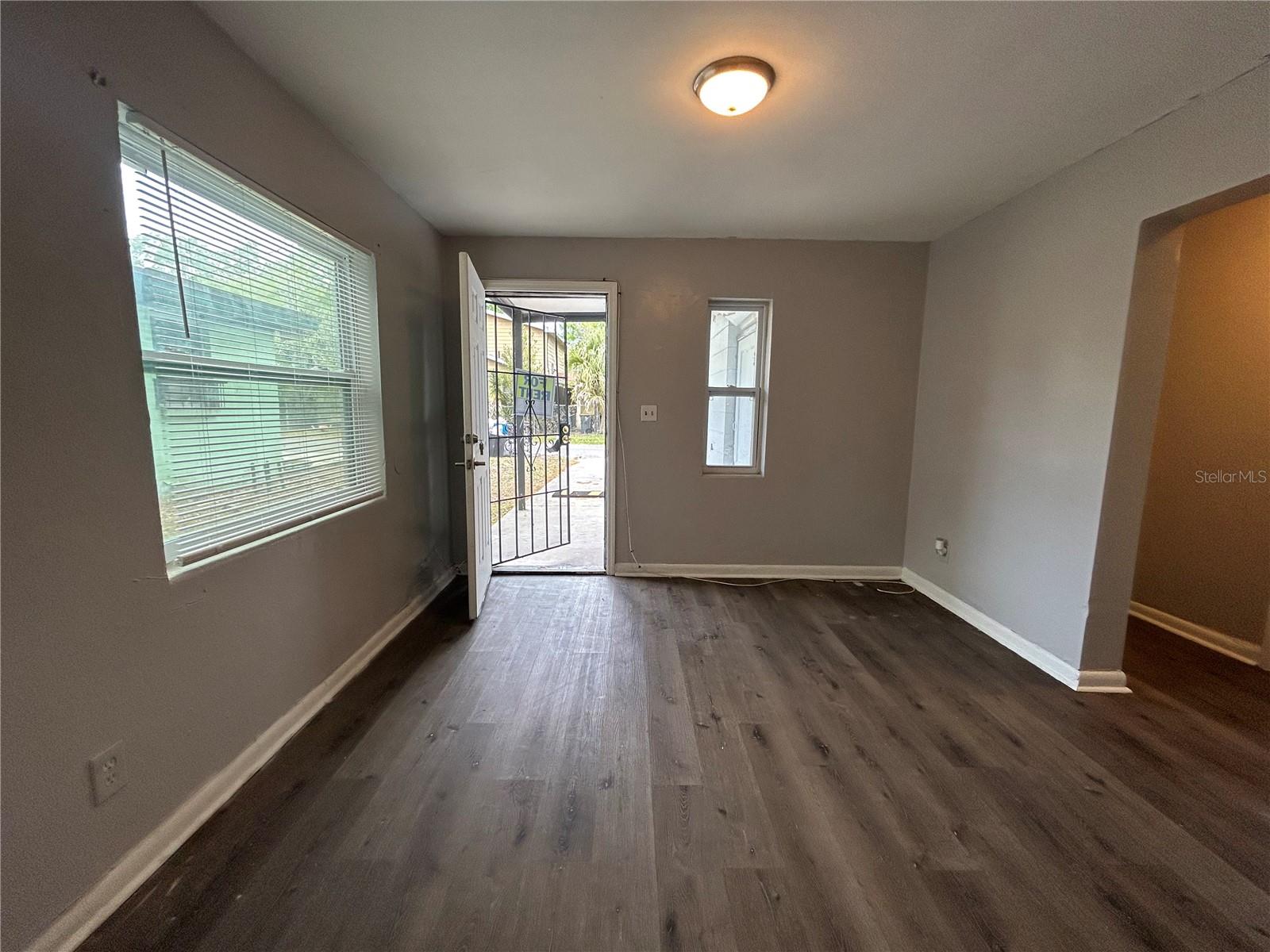 Image 2 of 22 For 1546 Ella Street