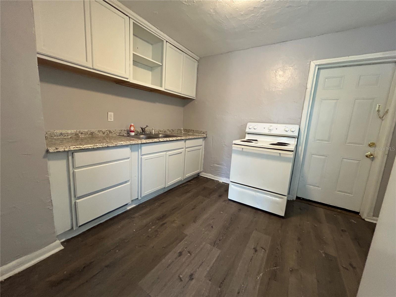 Image 3 of 22 For 1546 Ella Street