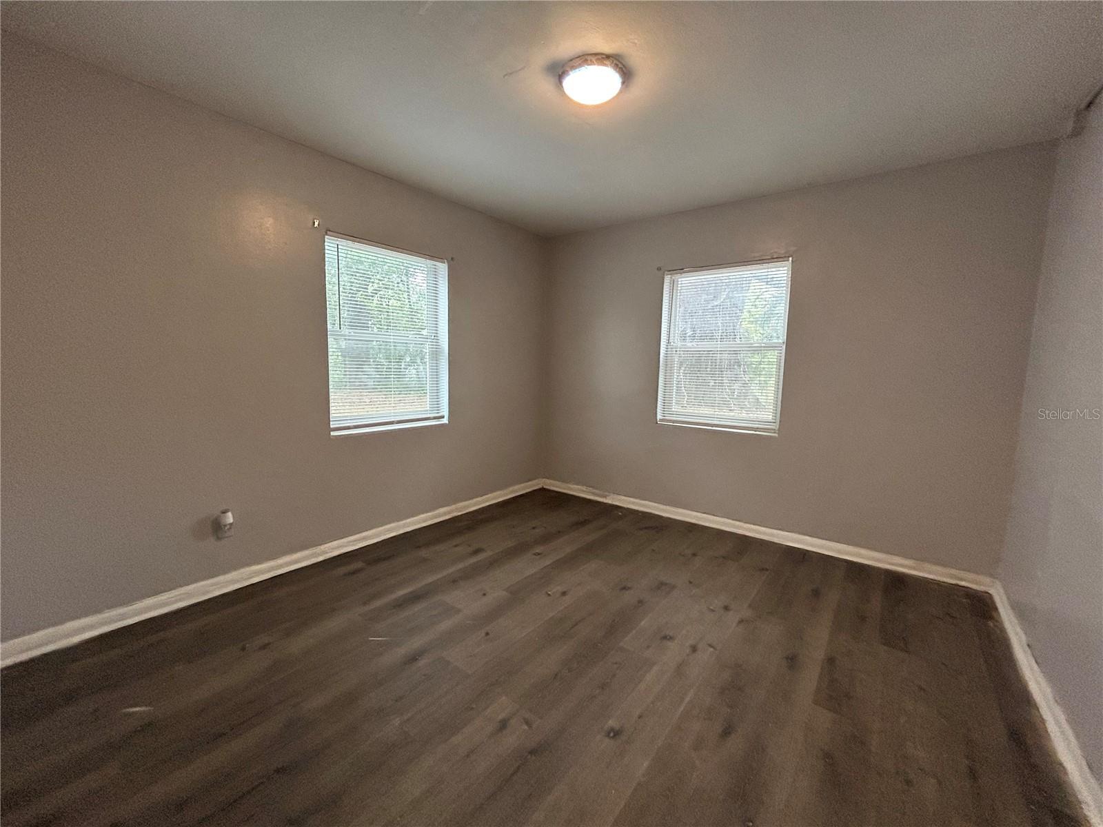 Image 6 of 22 For 1546 Ella Street