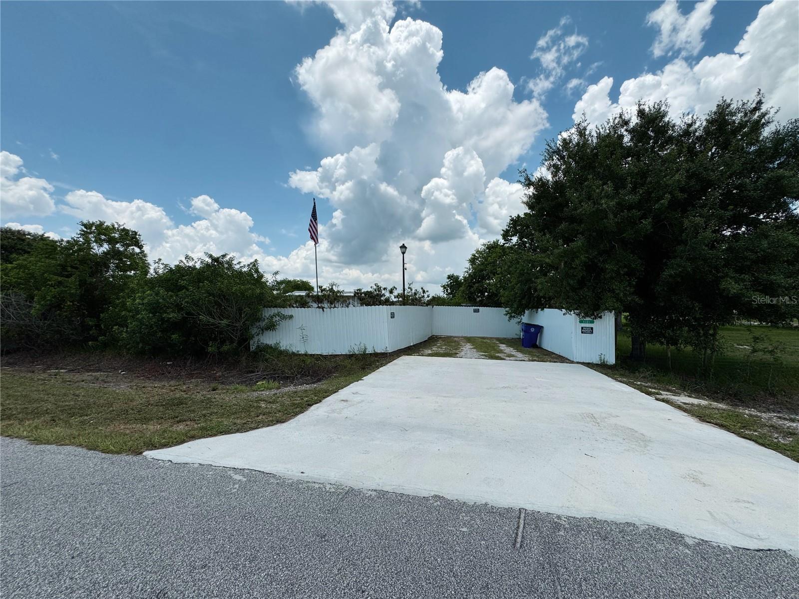 Image 3 of 45 For 1321 Bluff Hammock Road