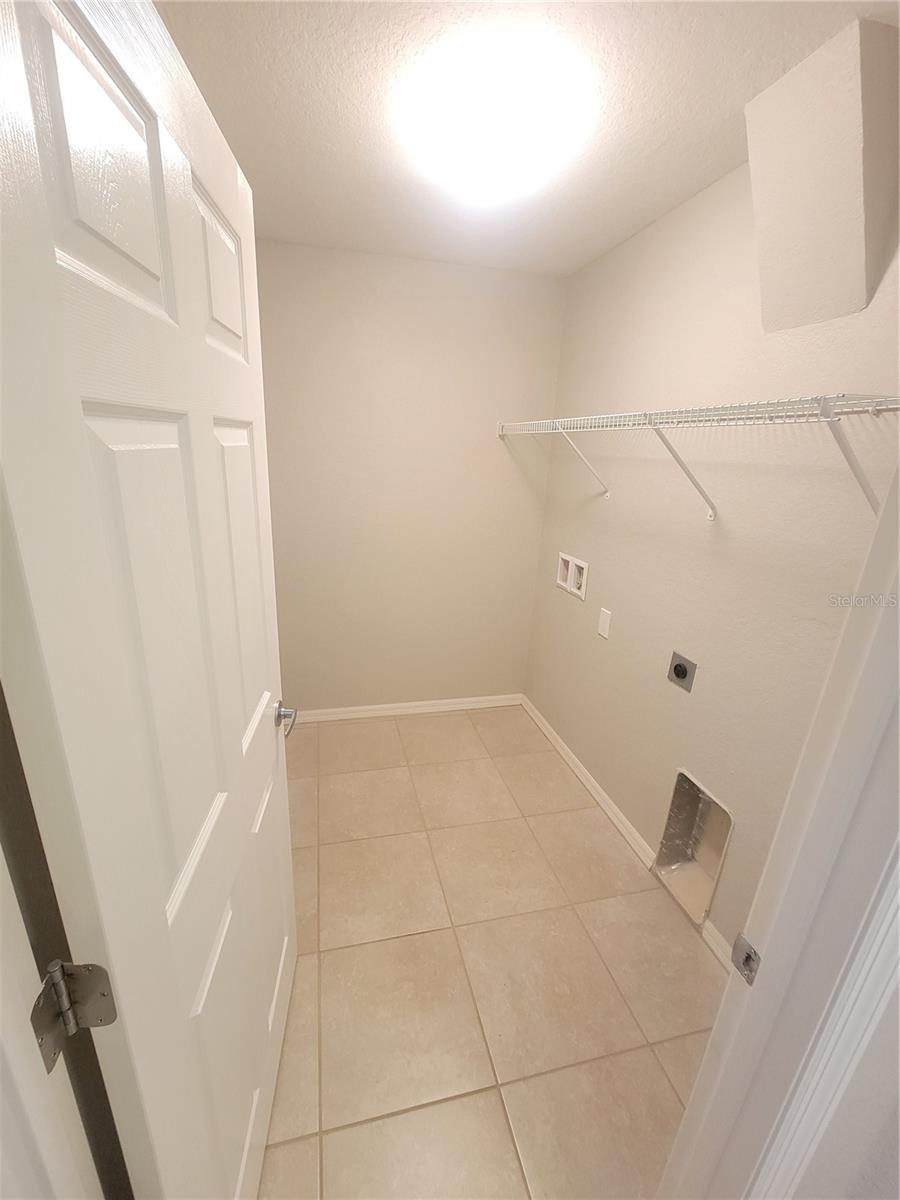 Image 15 of 37 For 4907 Summerfield Circle