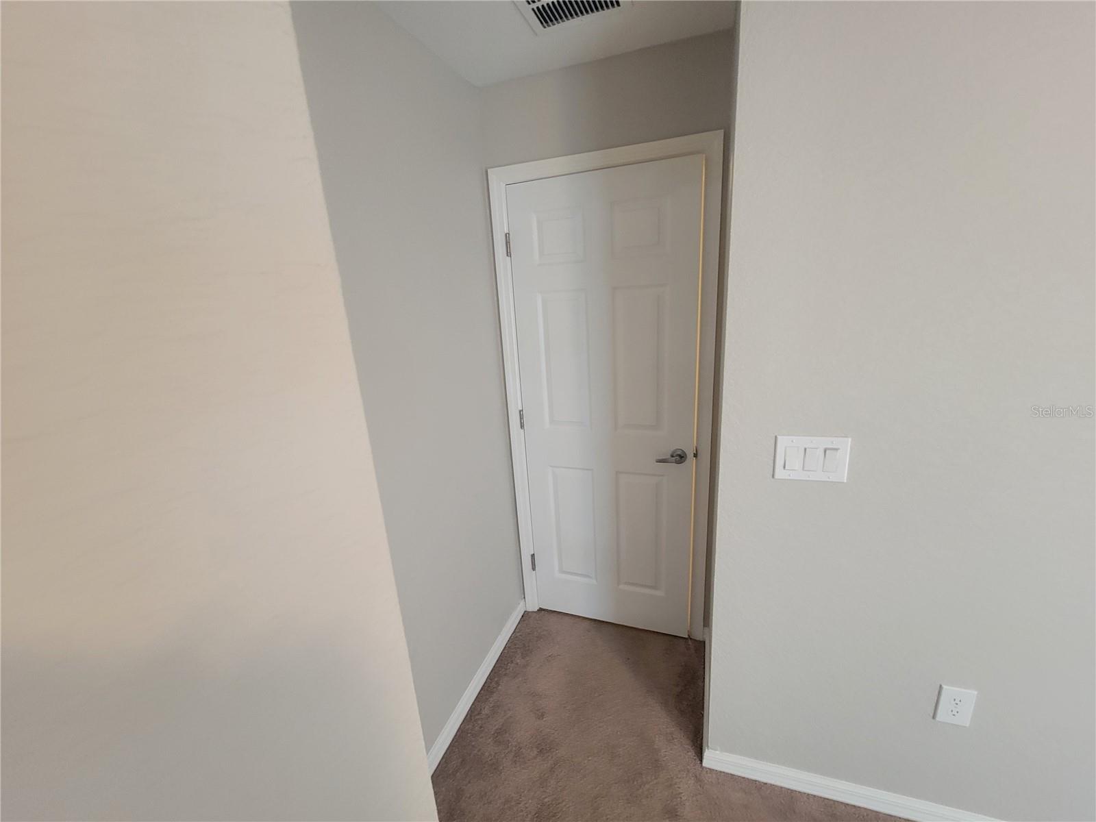 Image 20 of 37 For 4907 Summerfield Circle