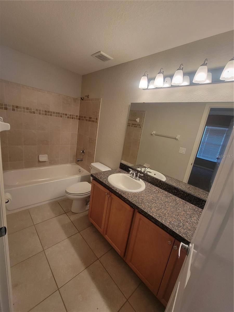 Image 26 of 37 For 4907 Summerfield Circle