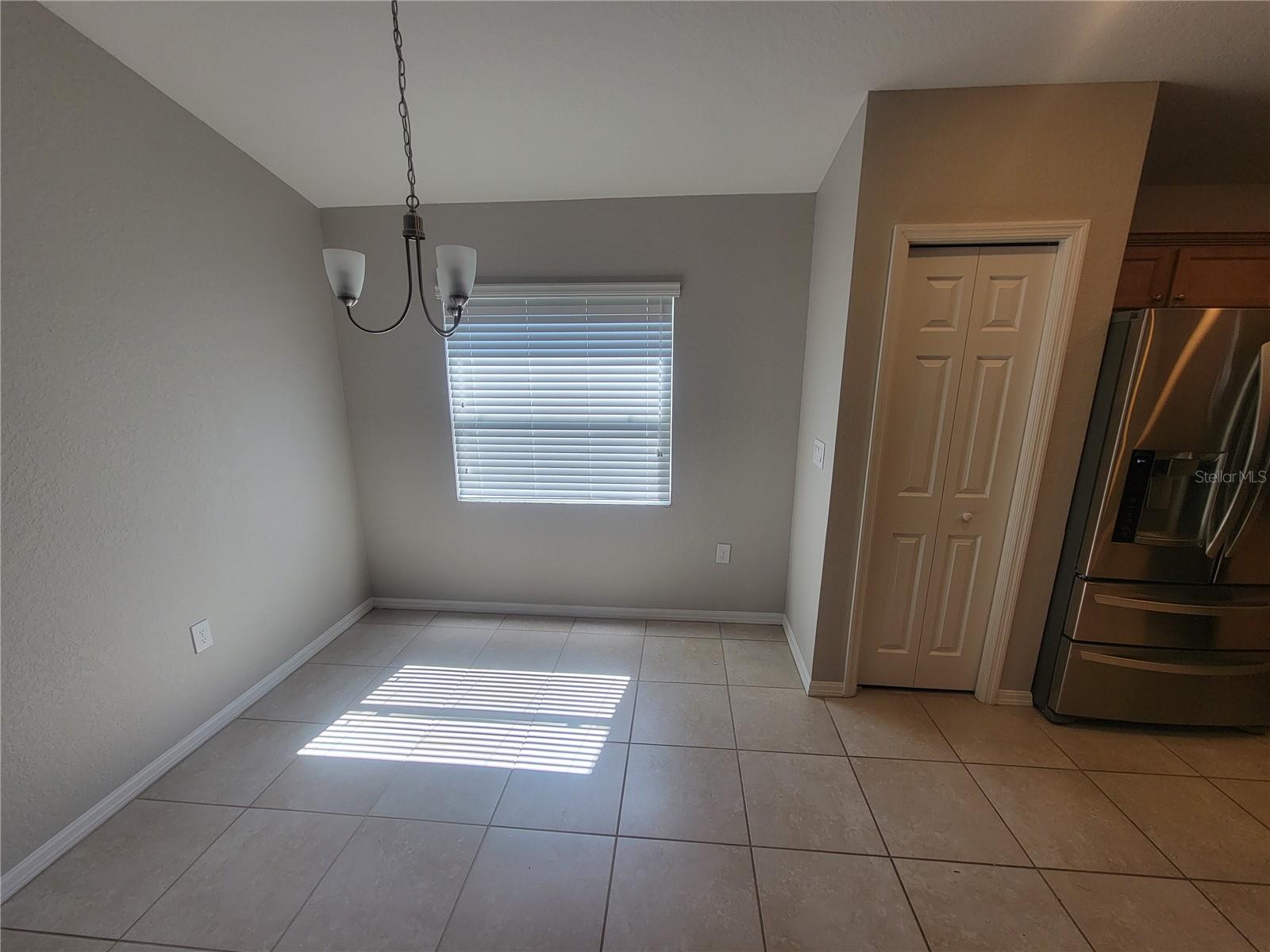 Image 7 of 37 For 4907 Summerfield Circle
