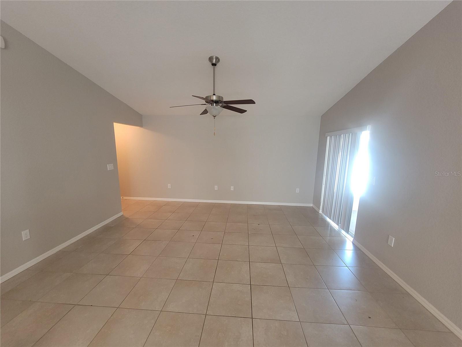Image 8 of 37 For 4907 Summerfield Circle