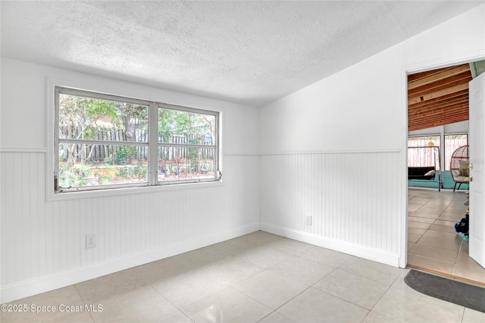Image 13 of 41 For 3940 Barcelona Street