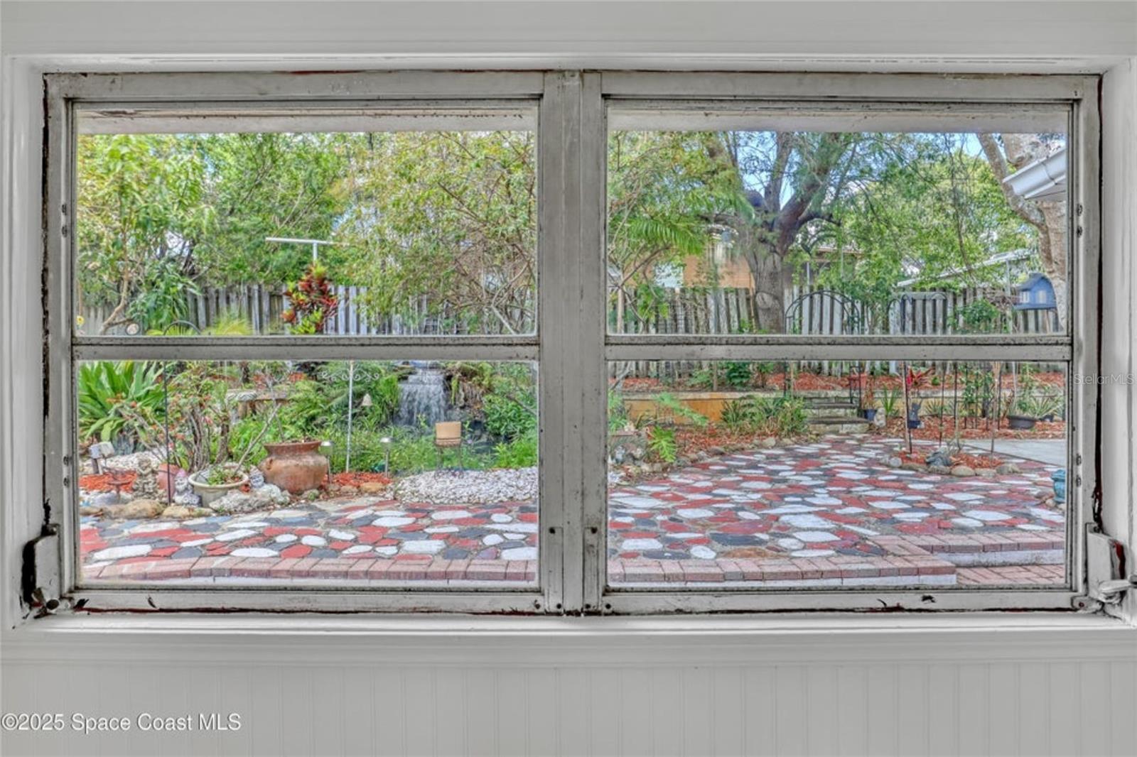 Image 14 of 41 For 3940 Barcelona Street