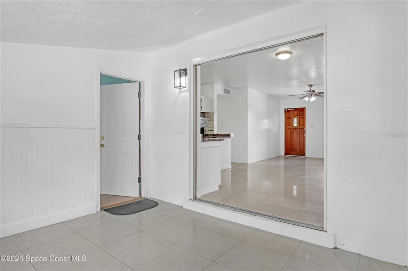 Image 15 of 41 For 3940 Barcelona Street