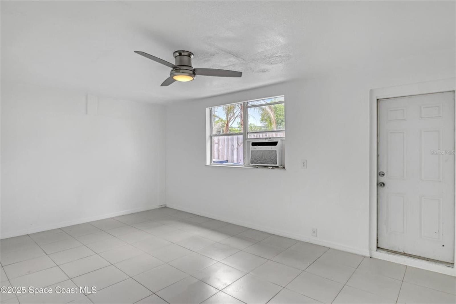 Image 16 of 41 For 3940 Barcelona Street