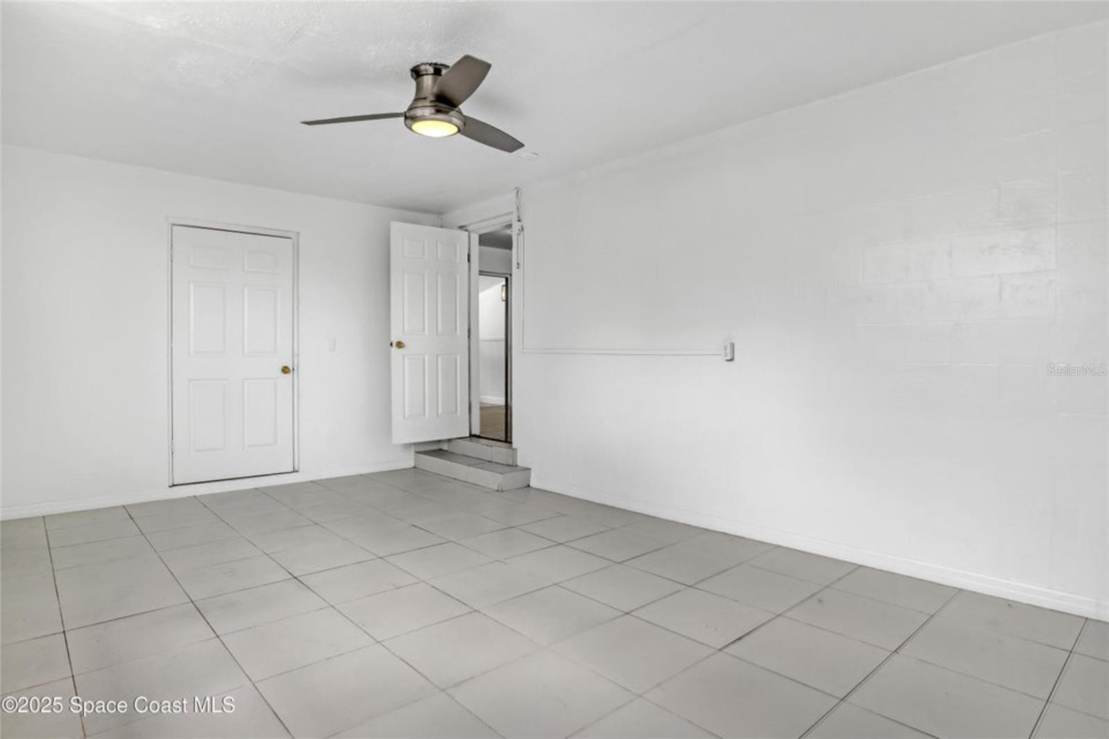 Image 17 of 41 For 3940 Barcelona Street