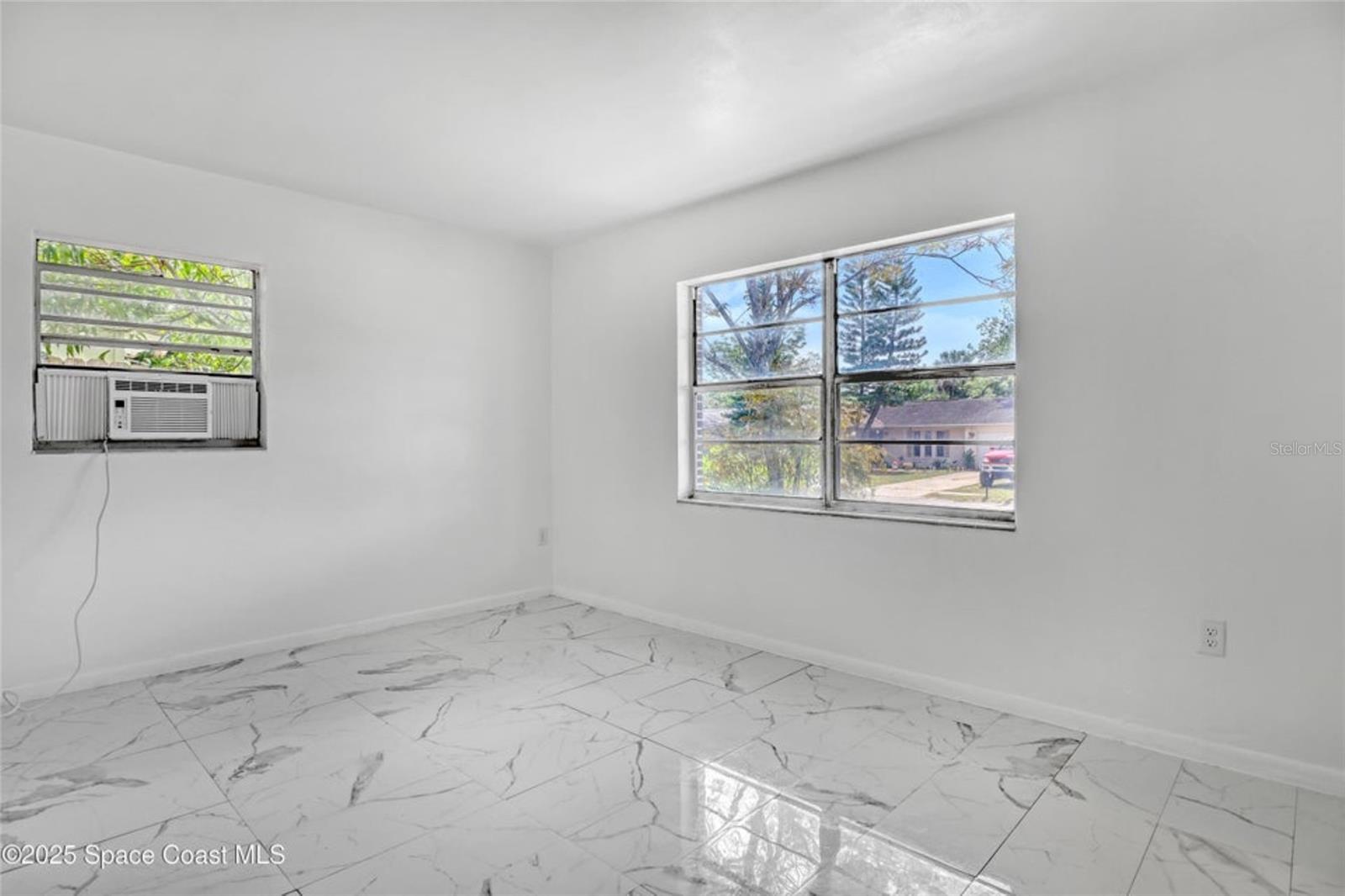Image 19 of 41 For 3940 Barcelona Street