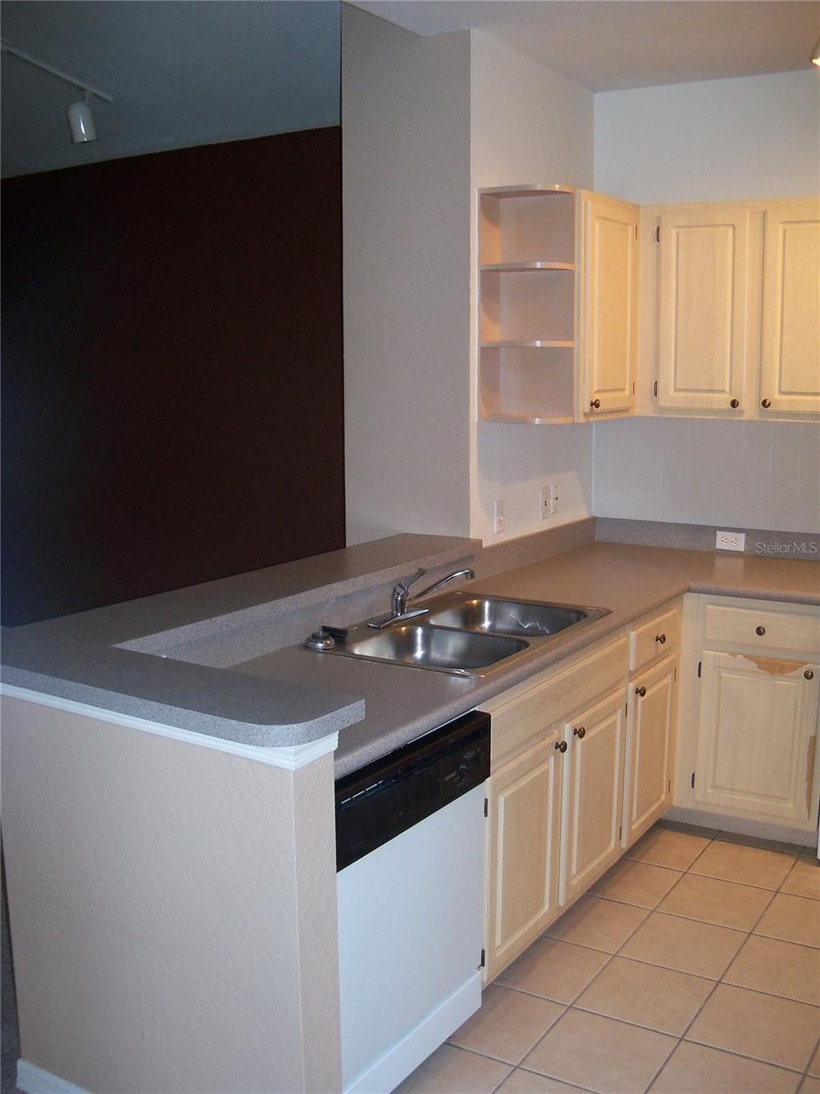 Image 2 of 15 For 2525 Maitland Crossing Way 303