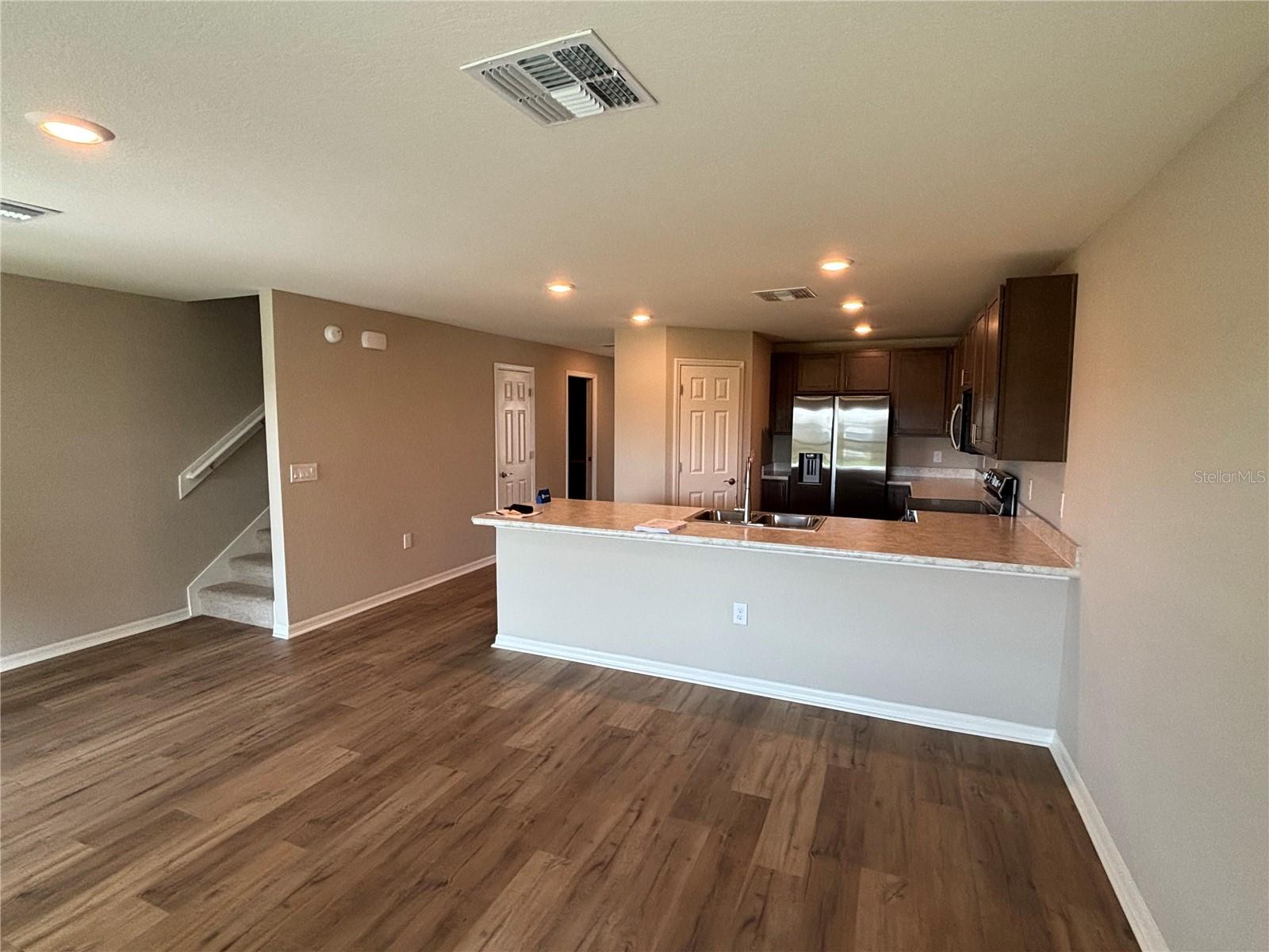 Image 18 of 35 For 325 Wharf Way