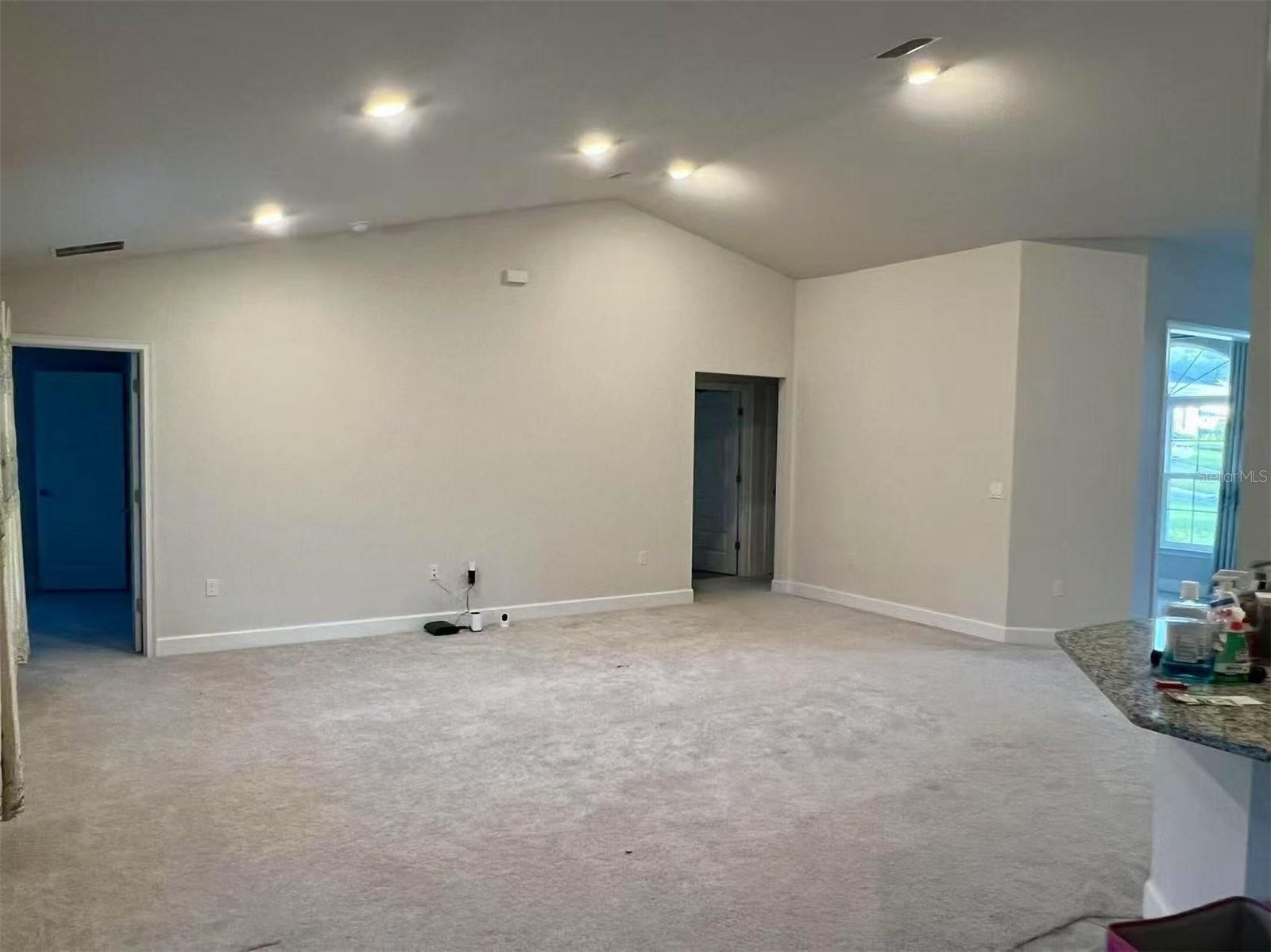 Image 11 of 38 For 572 Oakmont Way