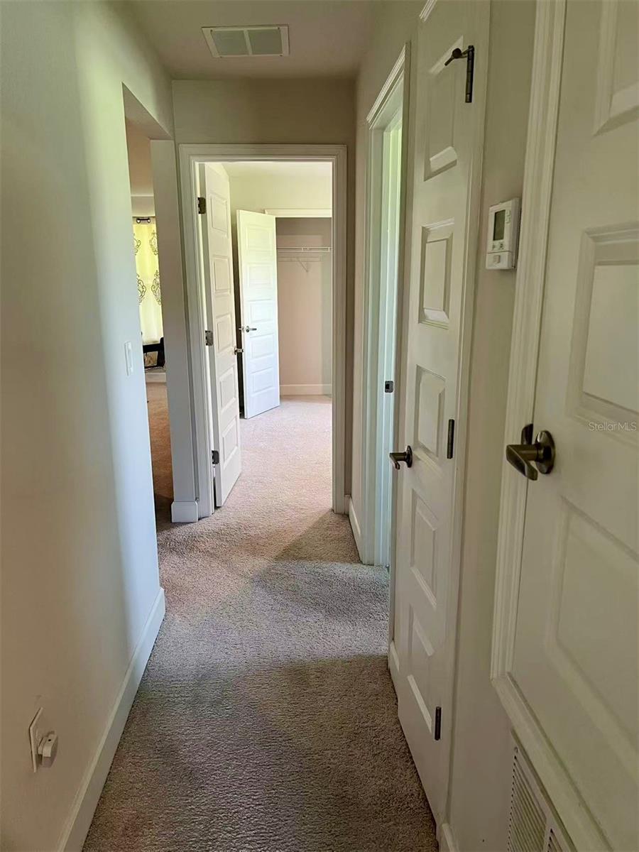 Image 21 of 38 For 572 Oakmont Way