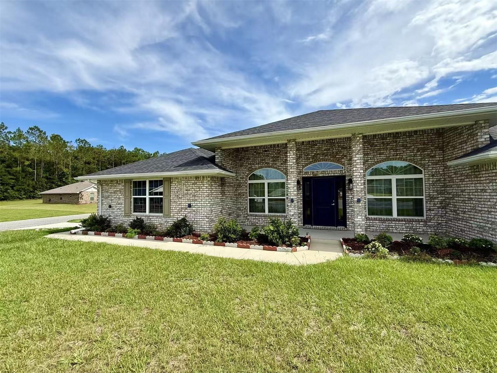 Image 3 of 38 For 572 Oakmont Way