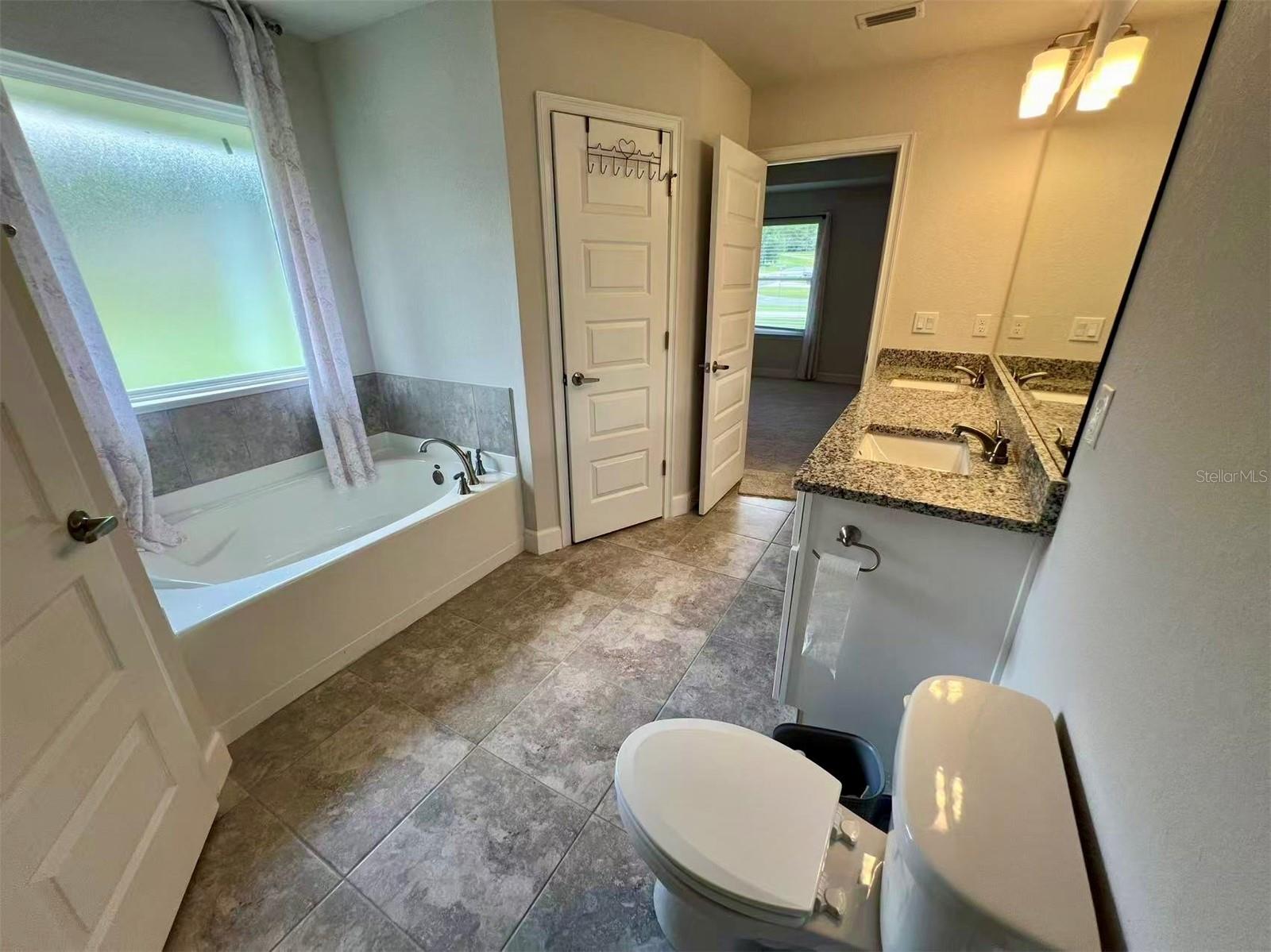 Image 30 of 38 For 572 Oakmont Way