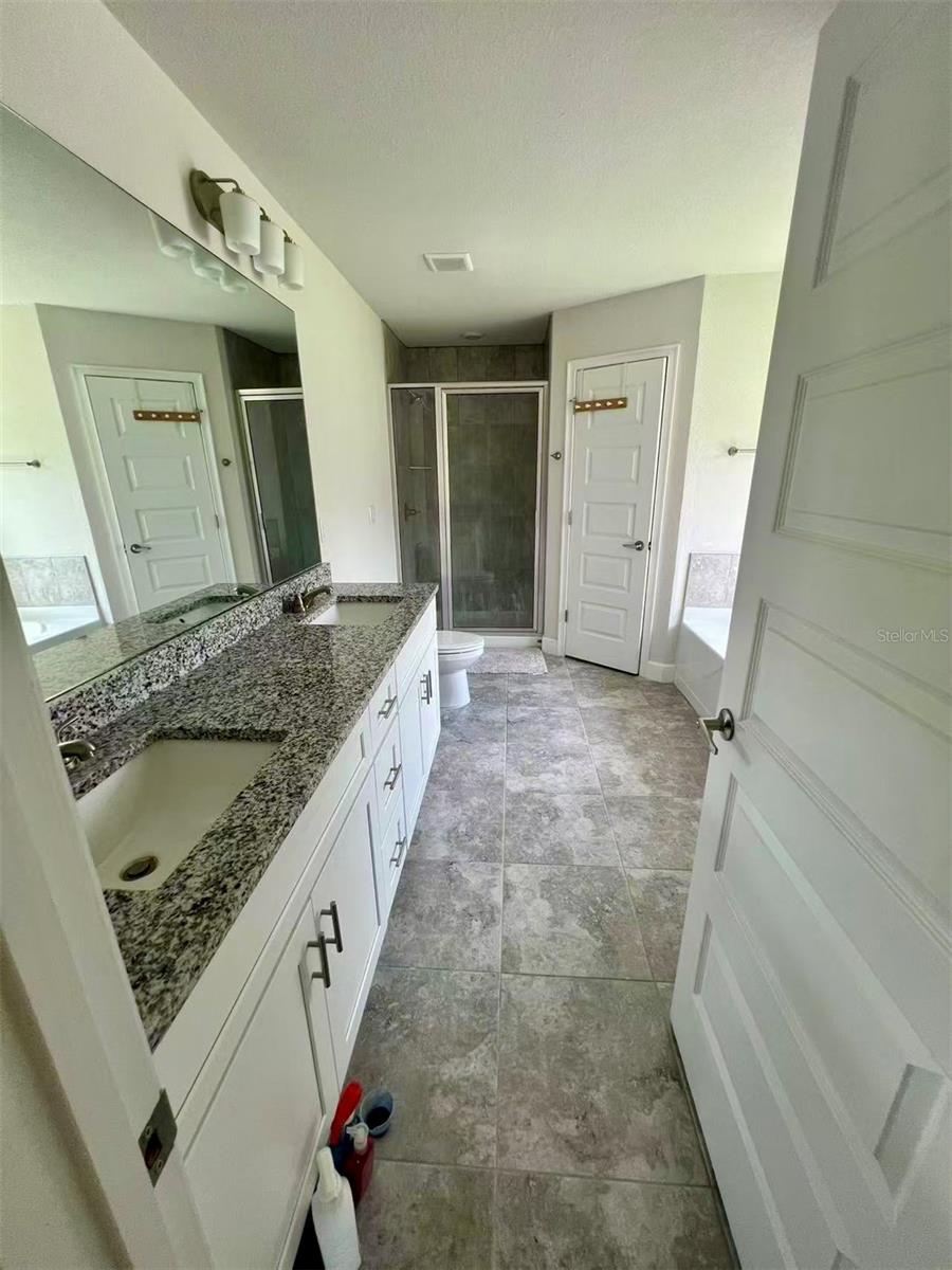 Image 31 of 38 For 572 Oakmont Way