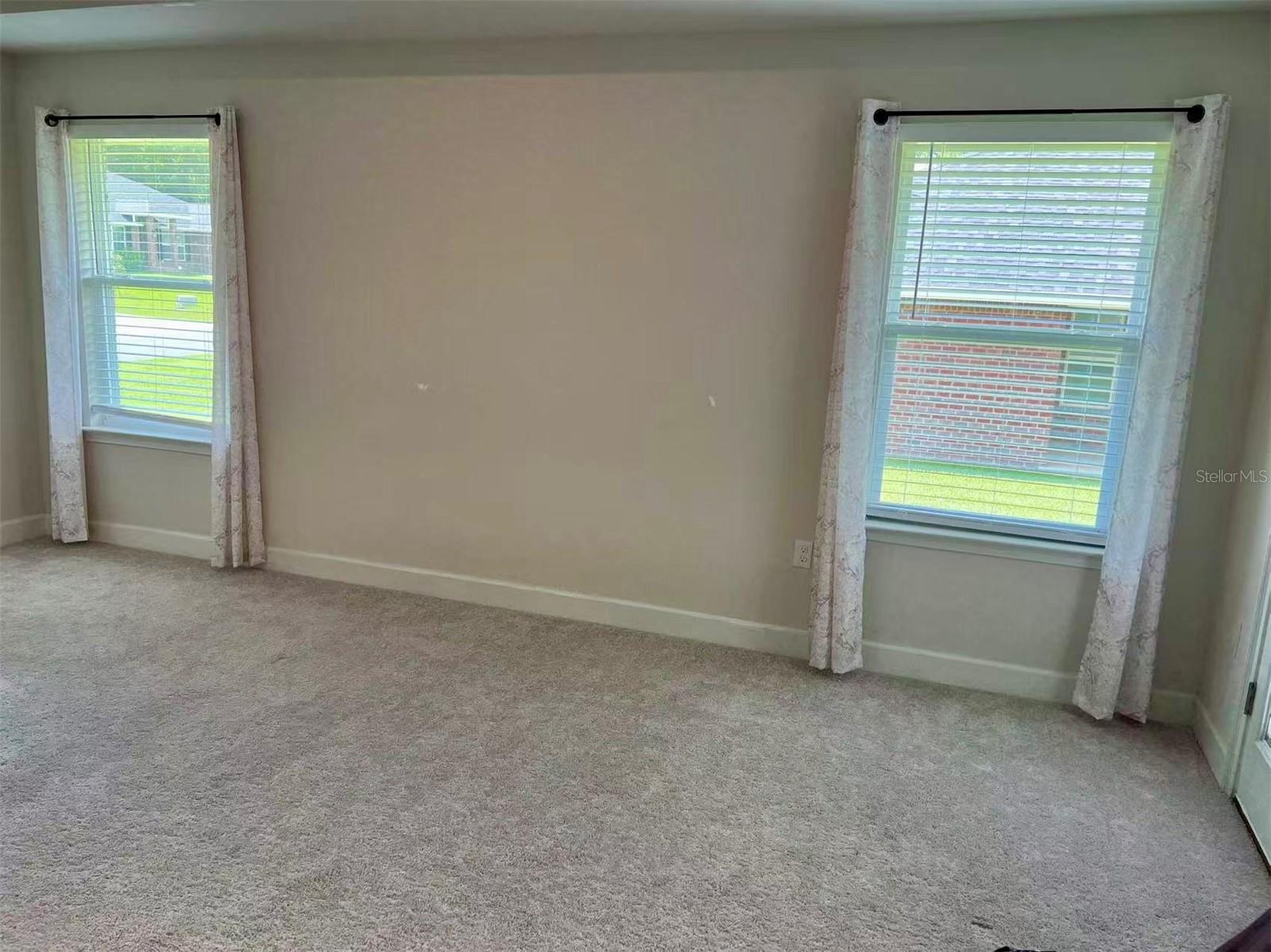 Image 34 of 38 For 572 Oakmont Way