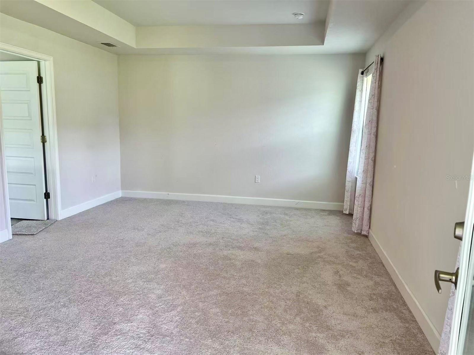 Image 35 of 38 For 572 Oakmont Way