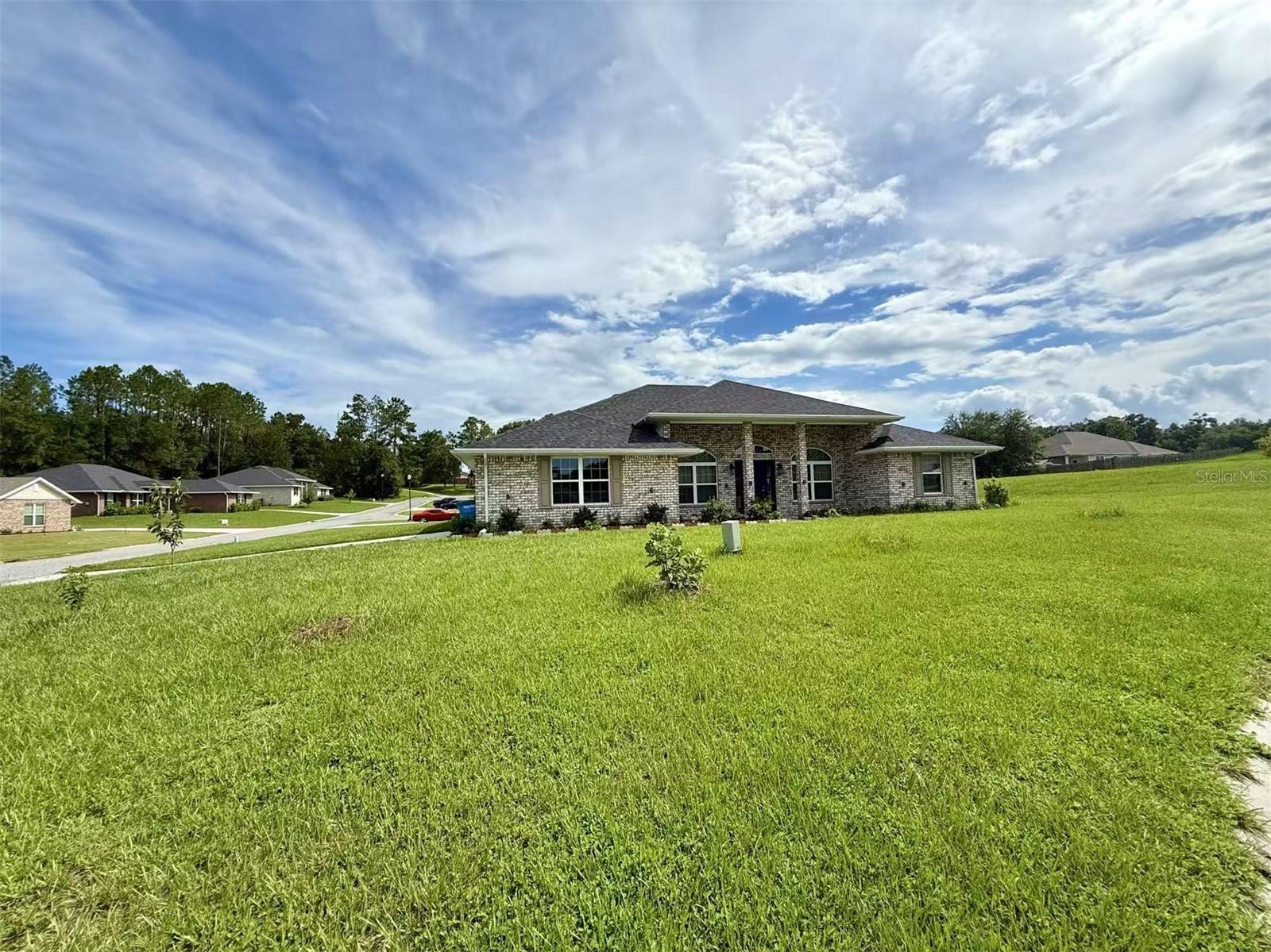 Image 5 of 38 For 572 Oakmont Way