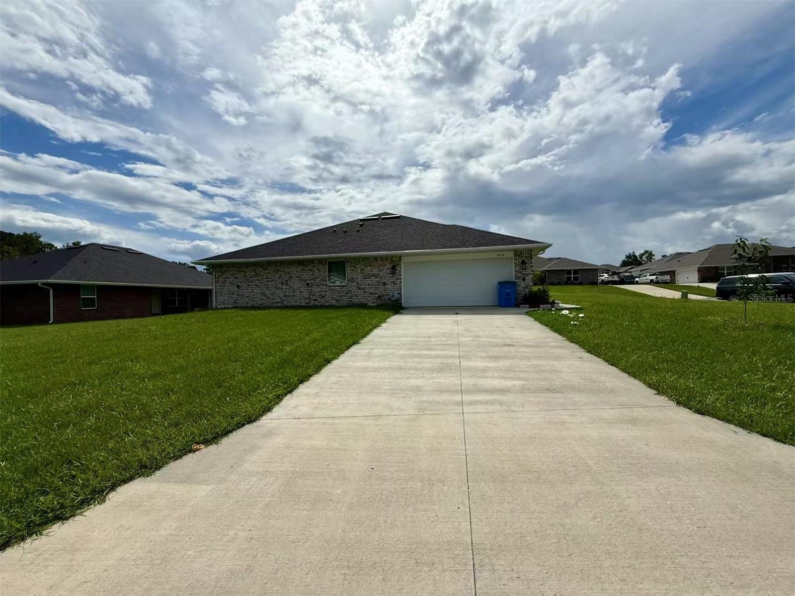 Image 8 of 38 For 572 Oakmont Way