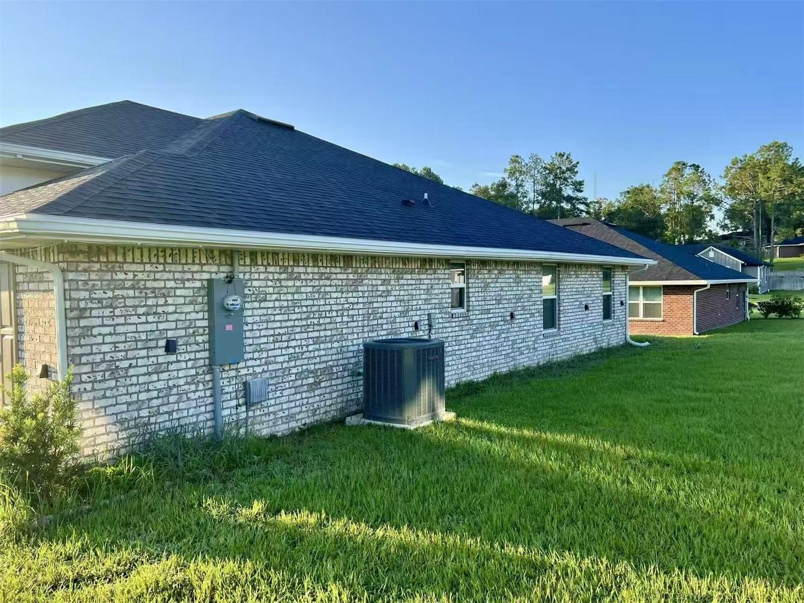 Image 9 of 38 For 572 Oakmont Way