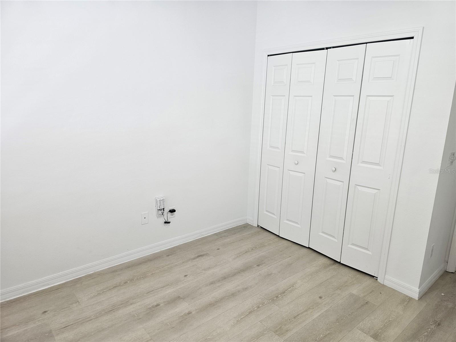 Image 15 of 22 For 1040 Crestwood Commons Avenue
