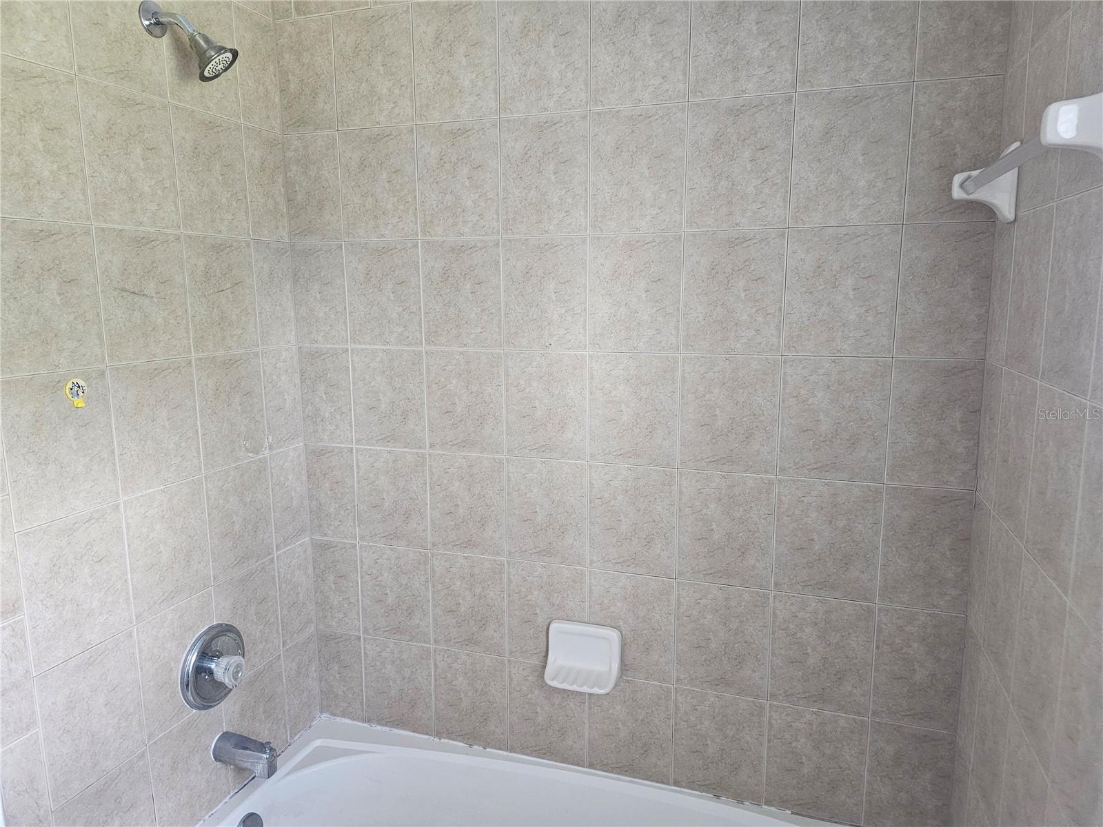 Image 17 of 22 For 1040 Crestwood Commons Avenue