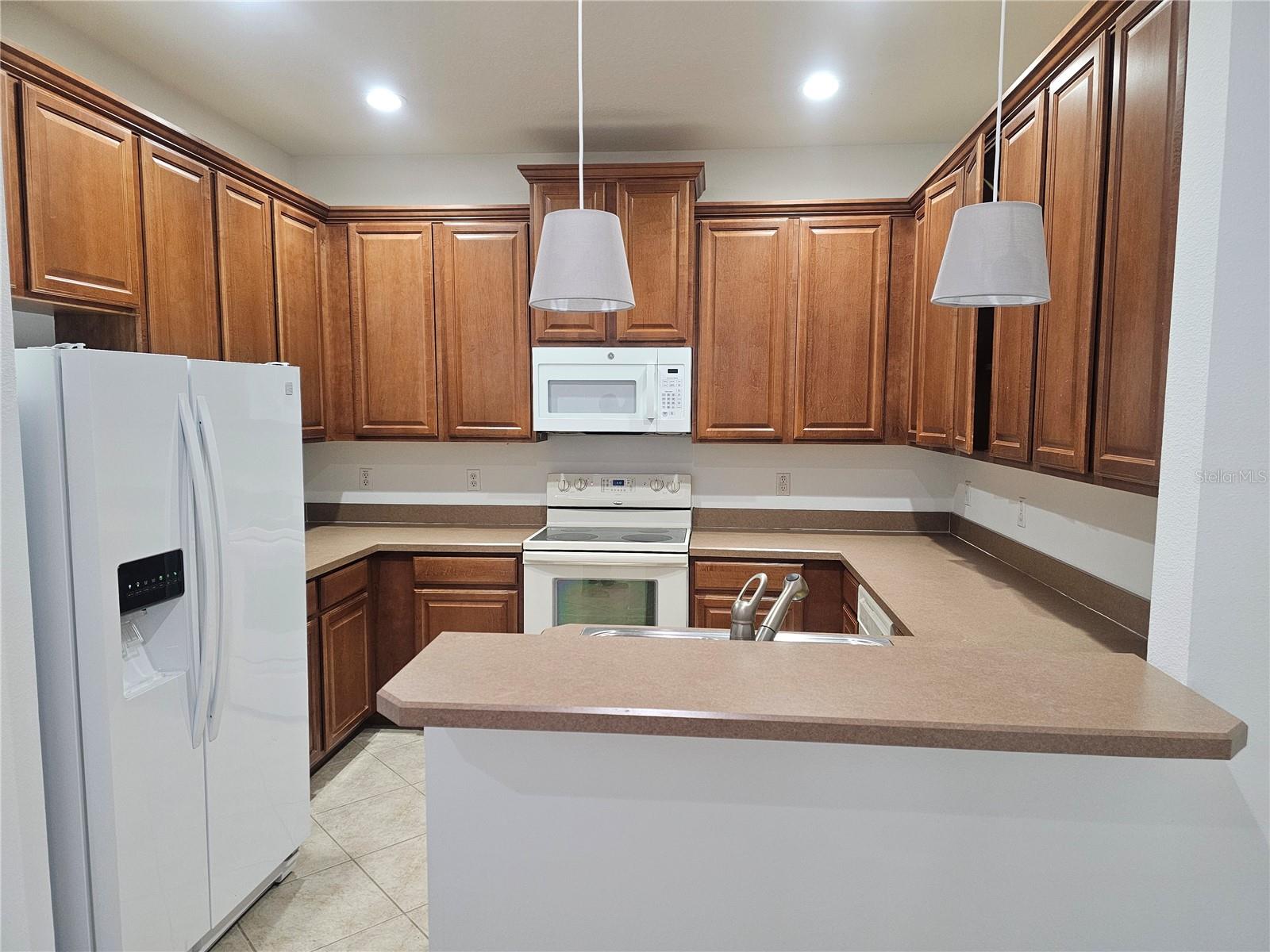 Image 7 of 22 For 1040 Crestwood Commons Avenue