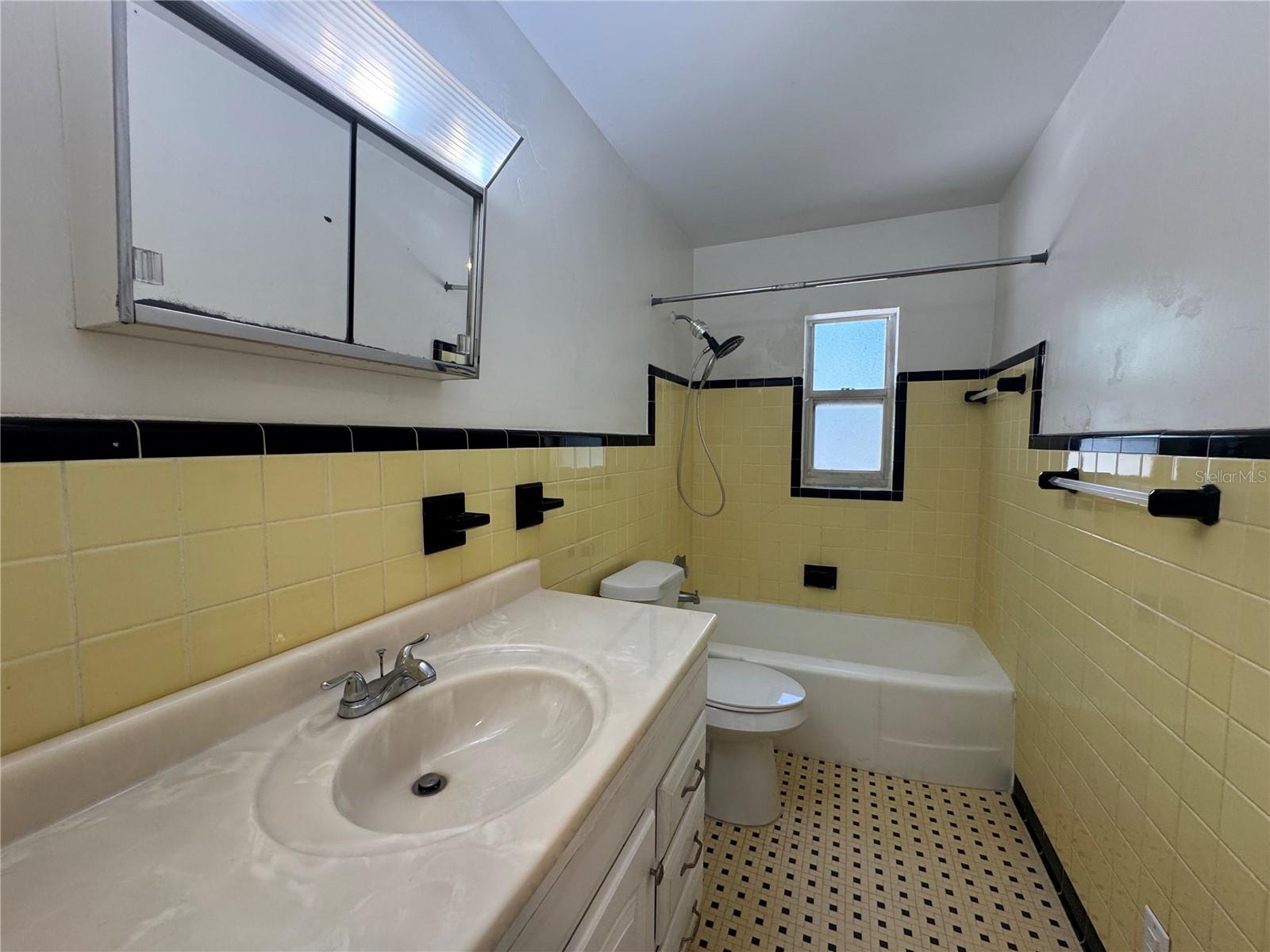 Image 13 of 36 For 1805 Edwin Boulevard