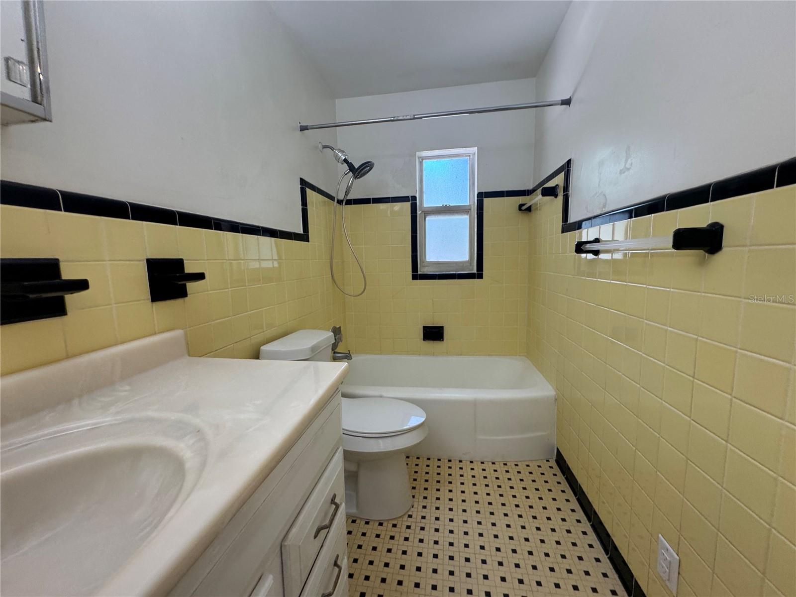Image 14 of 36 For 1805 Edwin Boulevard