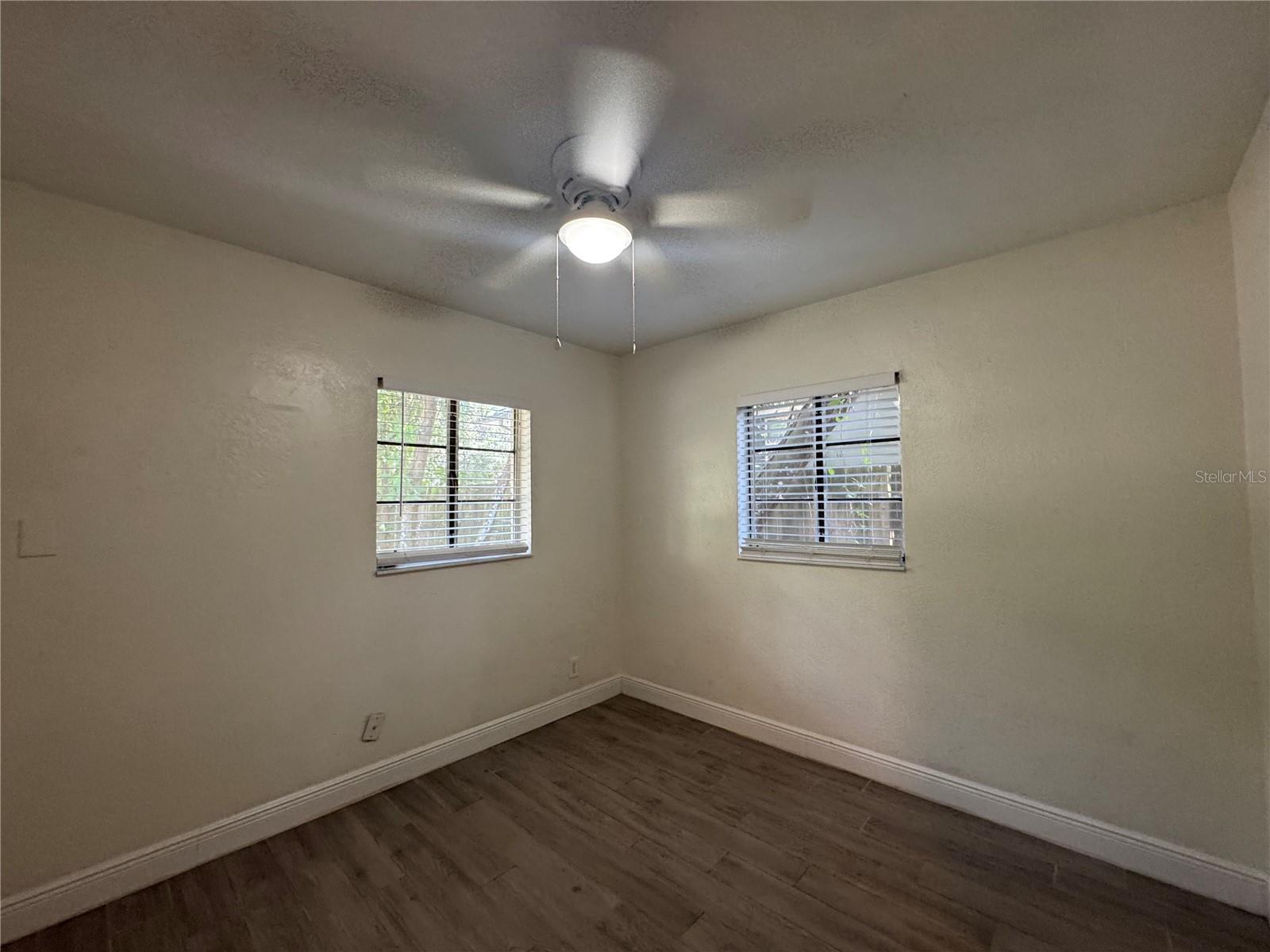 Image 21 of 36 For 1805 Edwin Boulevard