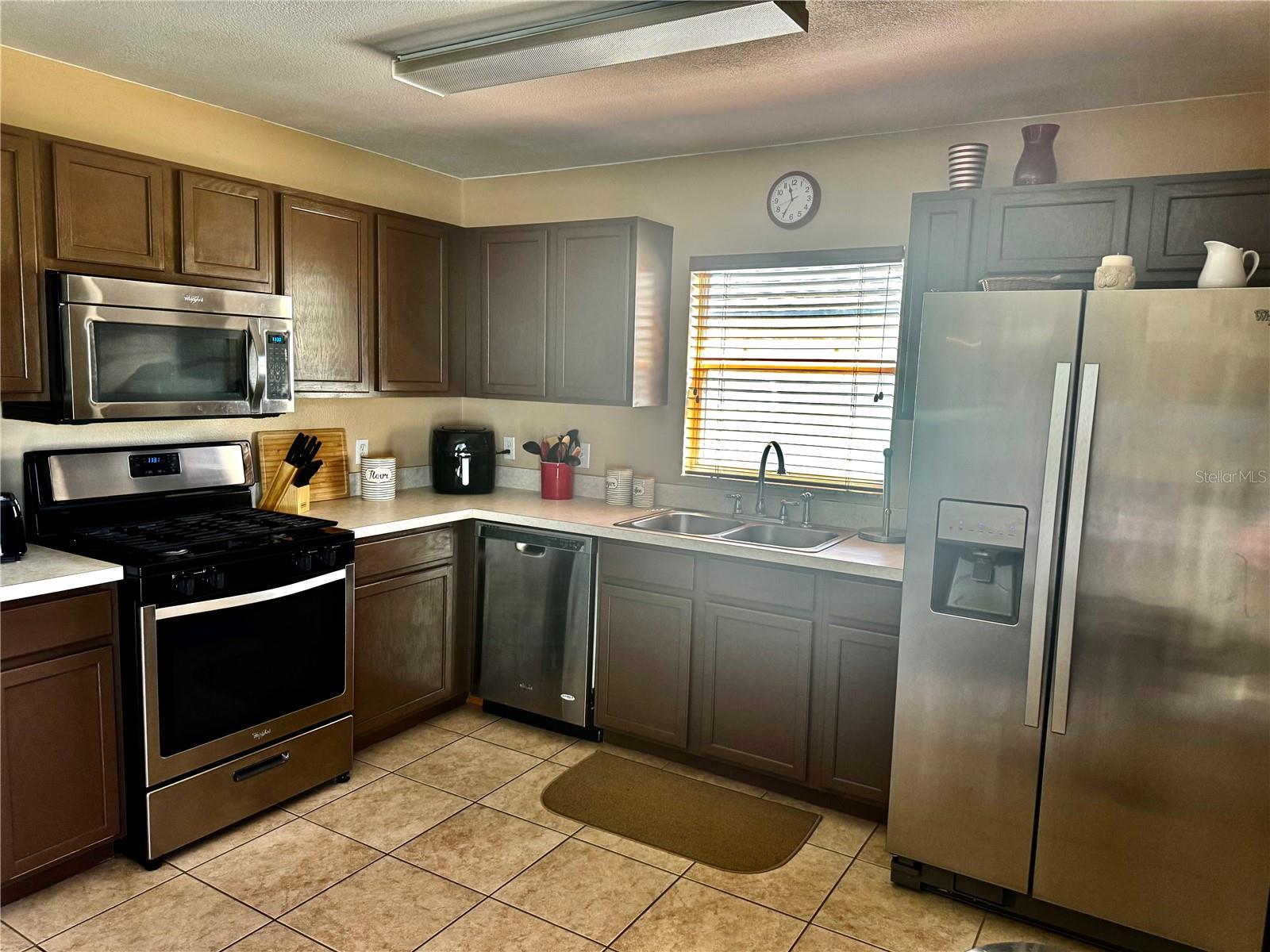 Image 6 of 18 For 3028 Huntwicke Boulevard