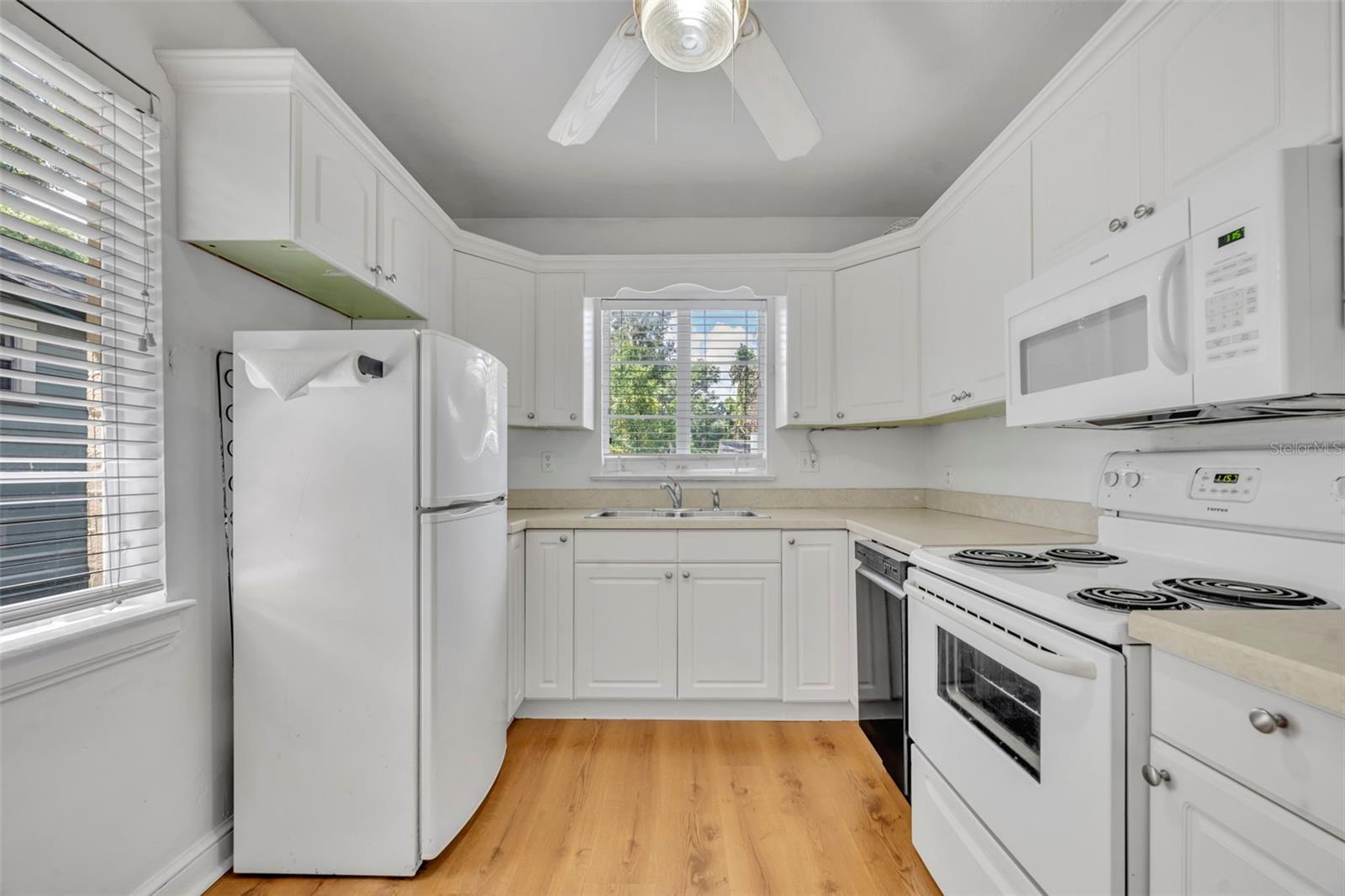 Image 11 of 17 For 759 Antonette Avenue
