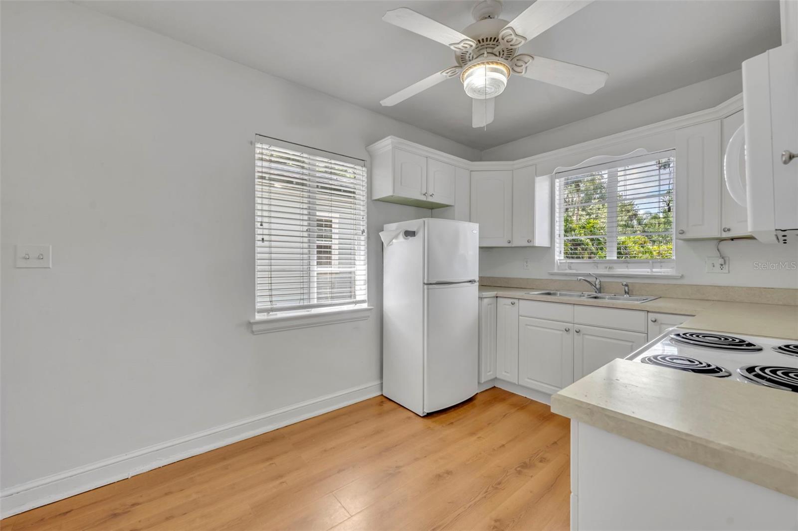 Image 13 of 17 For 759 Antonette Avenue