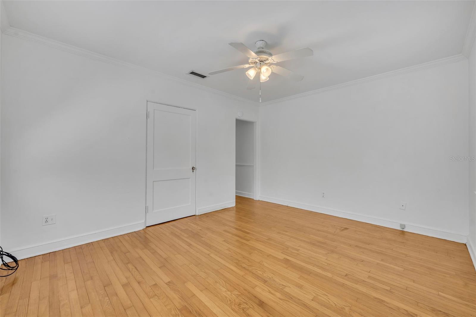 Image 6 of 17 For 759 Antonette Avenue