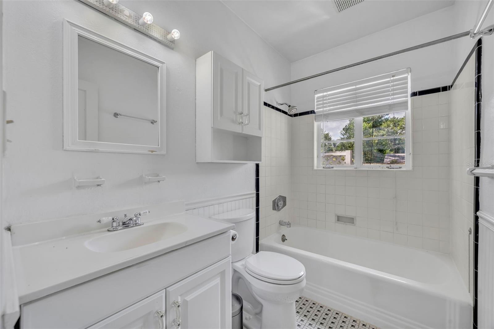 Image 7 of 17 For 759 Antonette Avenue