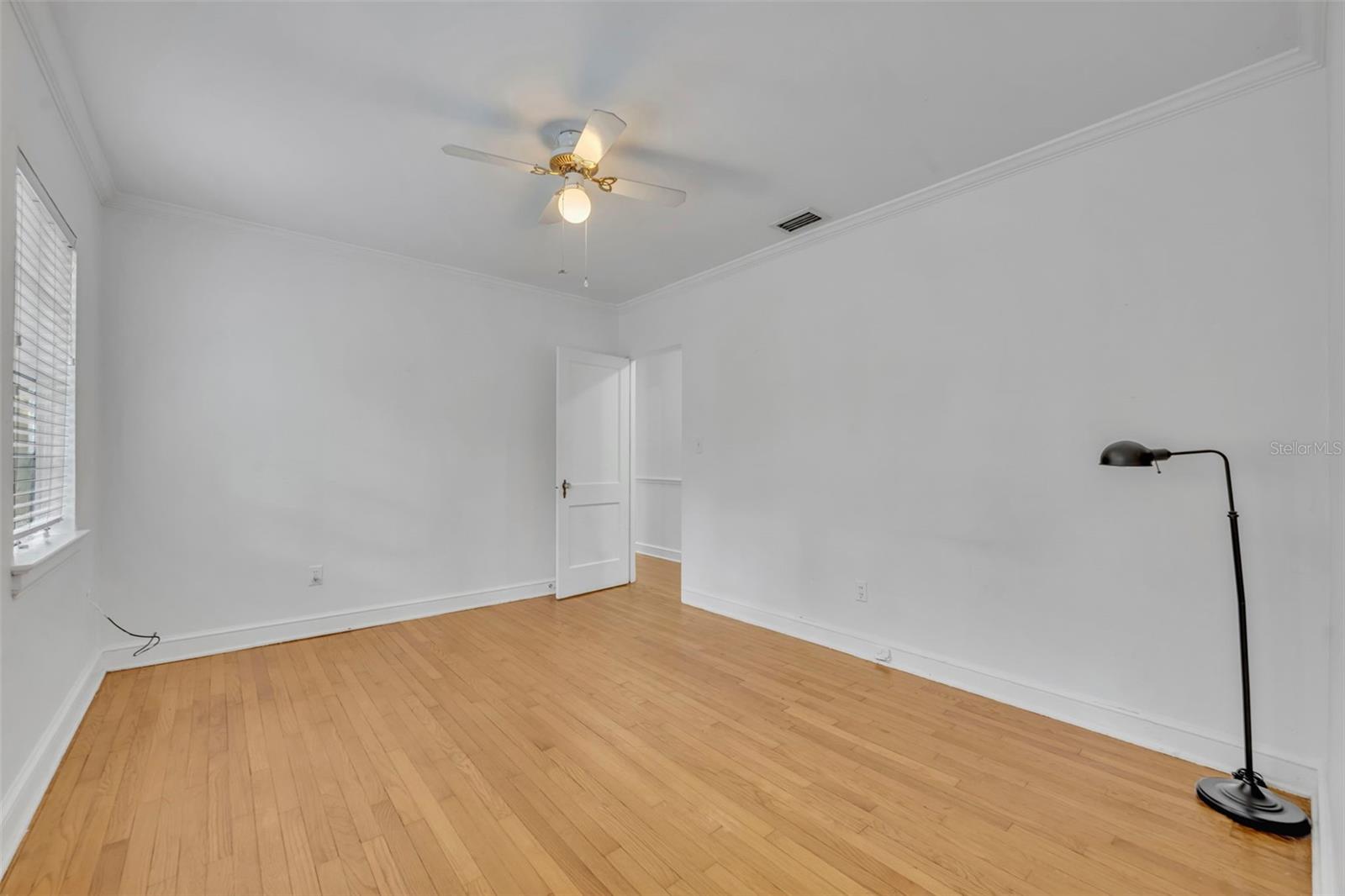 Image 8 of 17 For 759 Antonette Avenue