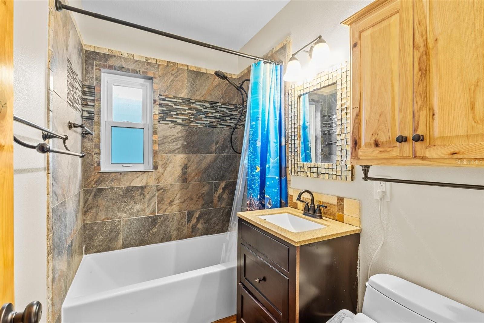 Image 14 of 25 For 301 Granada Street