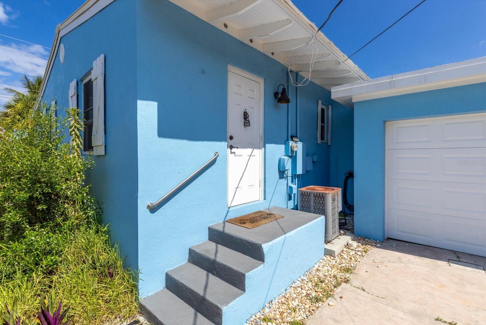 Image 3 of 25 For 301 Granada Street